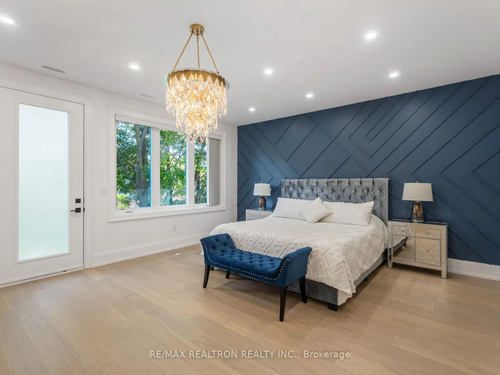 Photo 21 of 91 Brucewood Crescent, Toronto, Englemount-Lawrence — HOMEH