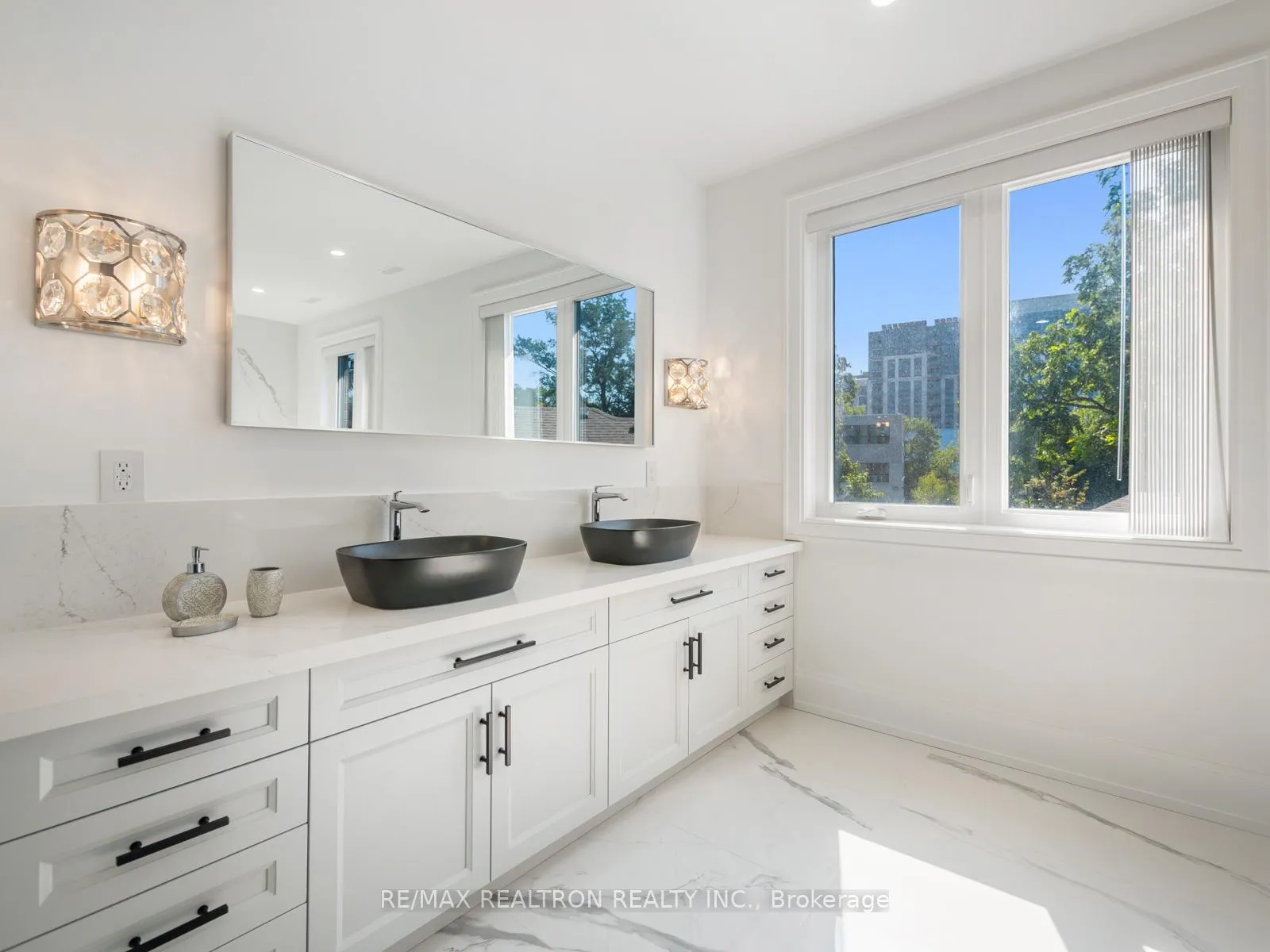 Photo 26 of 91 Brucewood Crescent, Toronto, Englemount-Lawrence — HOMEH