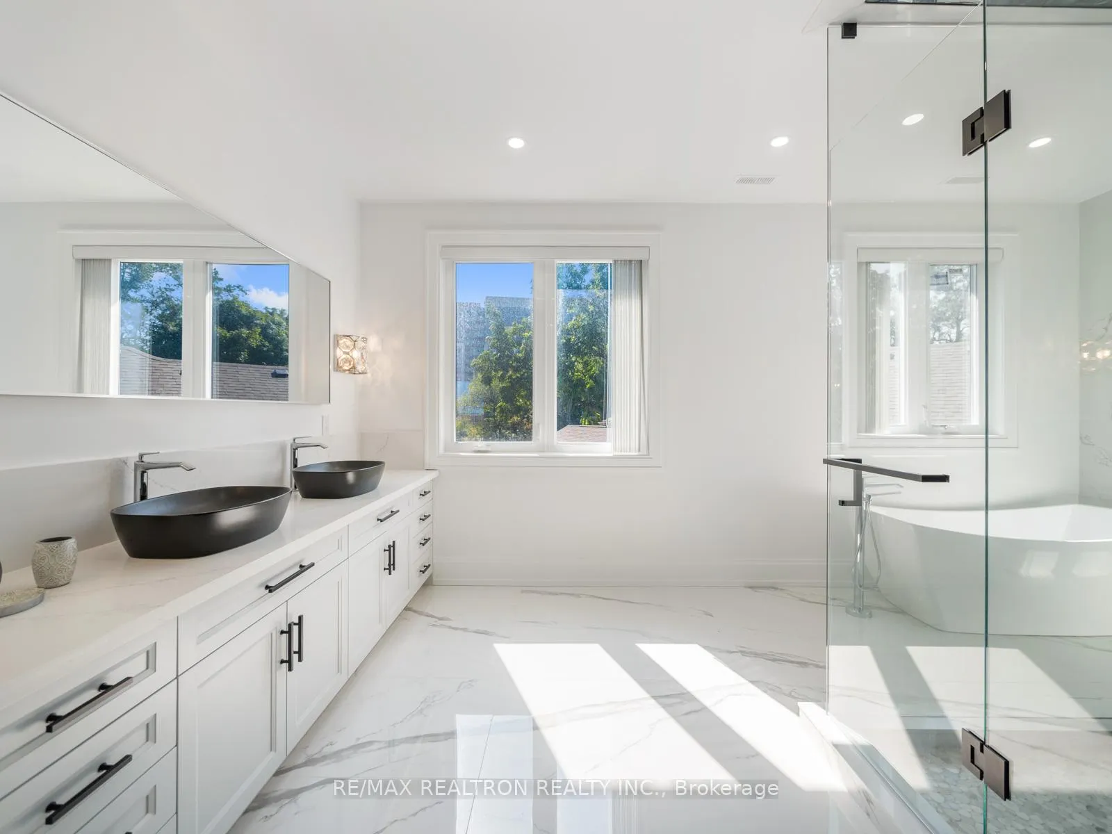 Photo 27 of 91 Brucewood Crescent, Toronto, Englemount-Lawrence — HOMEH