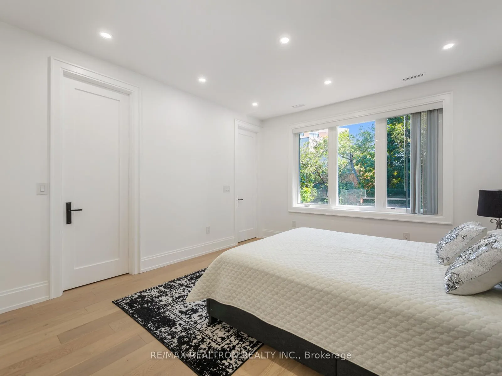 Photo 33 of 91 Brucewood Crescent, Toronto, Englemount-Lawrence — HOMEH