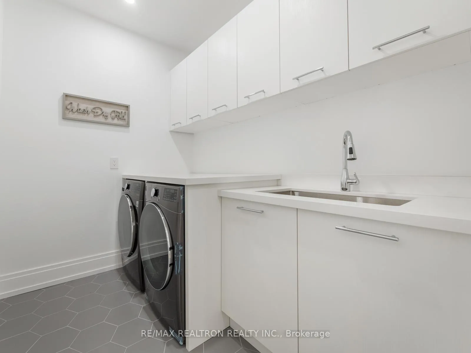 Photo 35 of 91 Brucewood Crescent, Toronto, Englemount-Lawrence — HOMEH