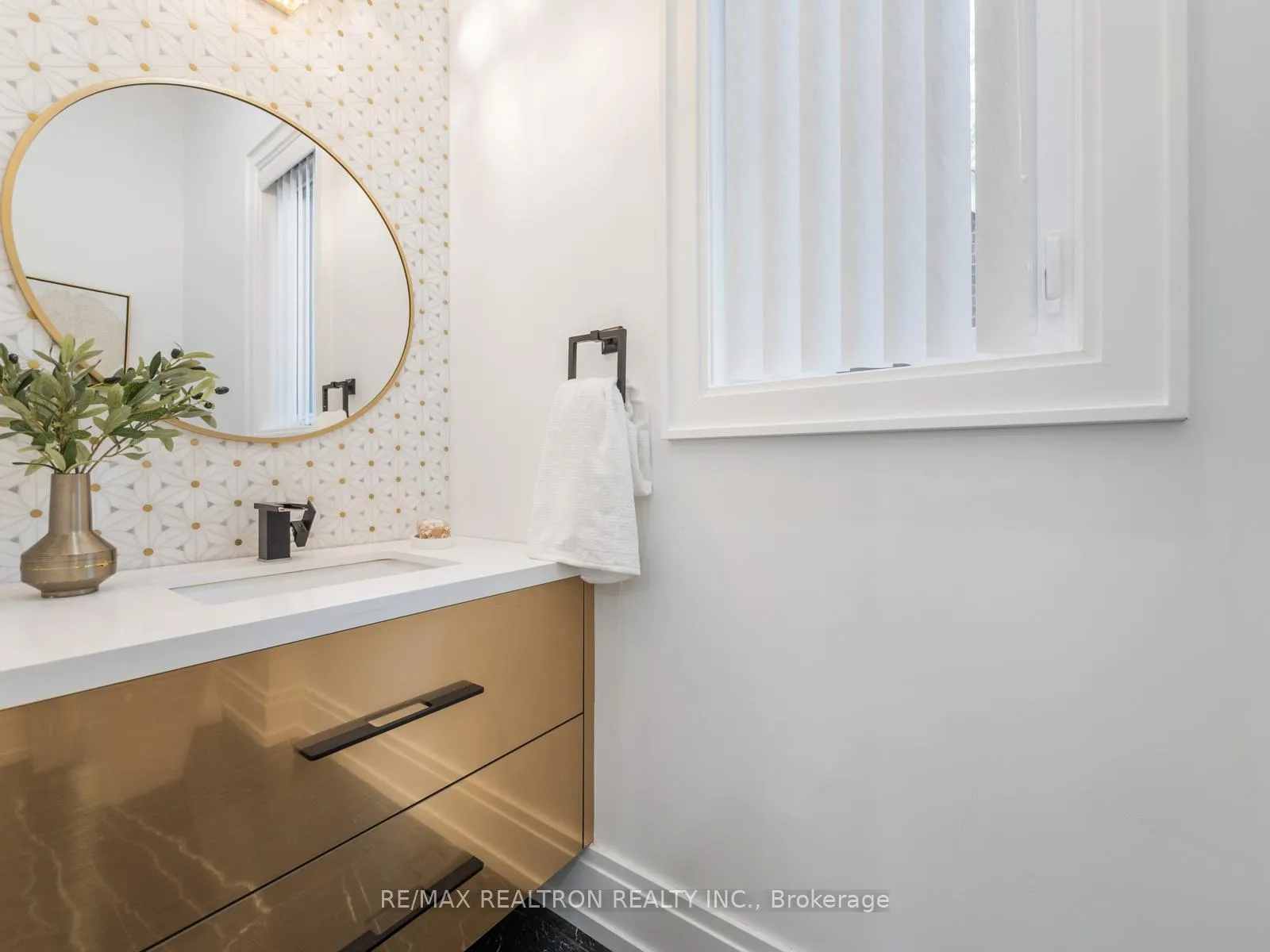 Photo 36 of 91 Brucewood Crescent, Toronto, Englemount-Lawrence — HOMEH