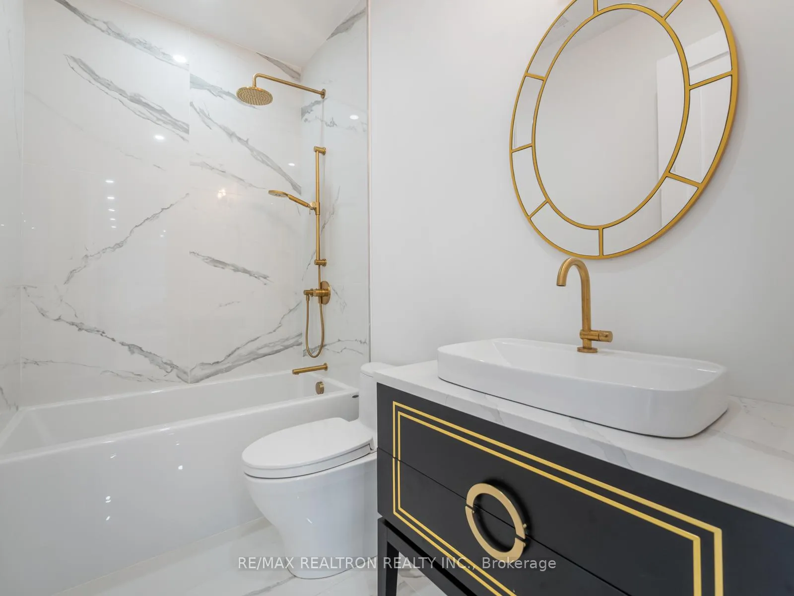Photo 37 of 91 Brucewood Crescent, Toronto, Englemount-Lawrence — HOMEH