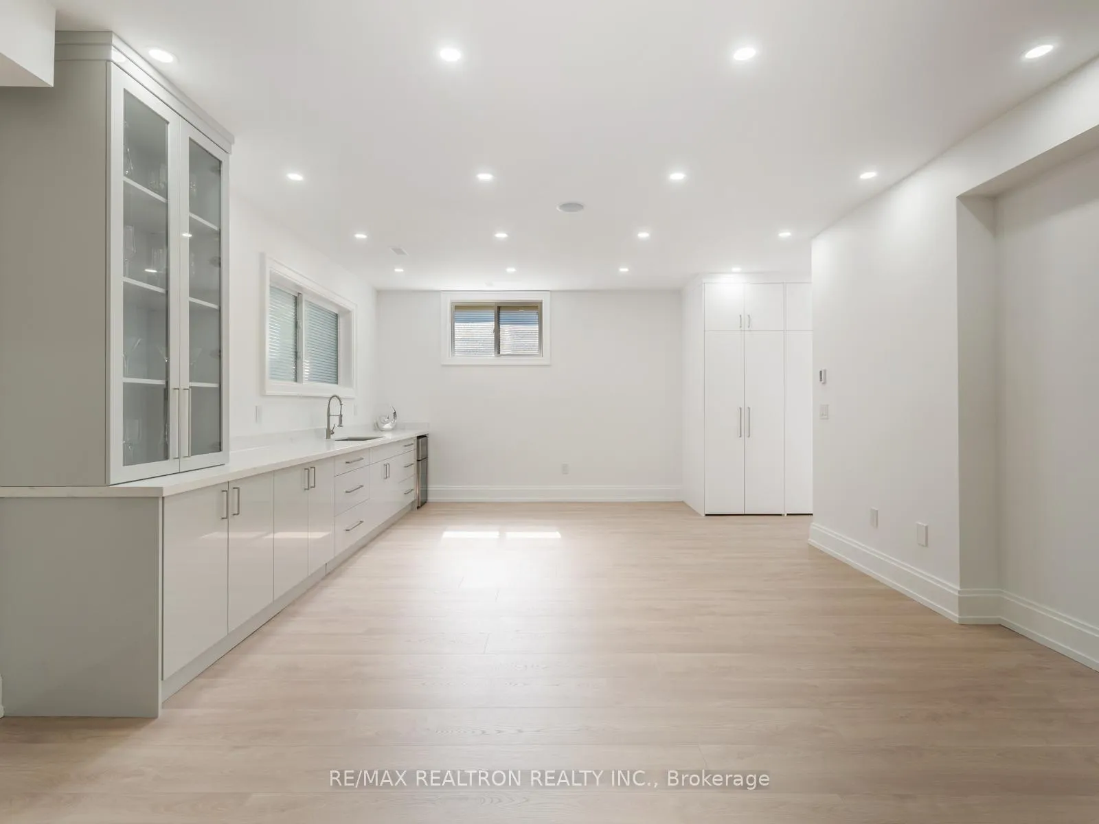 Photo 38 of 91 Brucewood Crescent, Toronto, Englemount-Lawrence — HOMEH