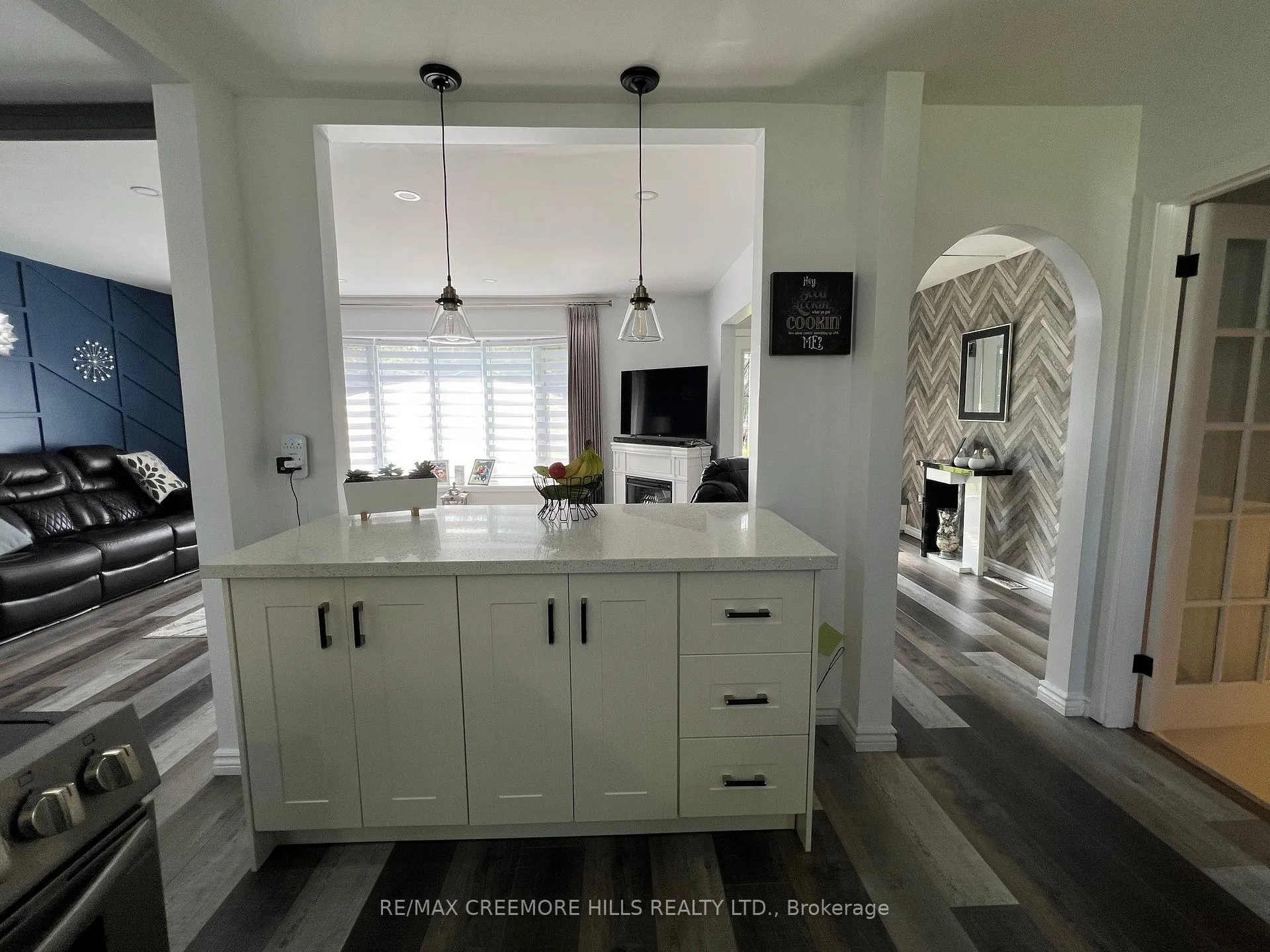 Photo 11 of 3 Jardine Crescent, Clearview, Creemore — HOMEH