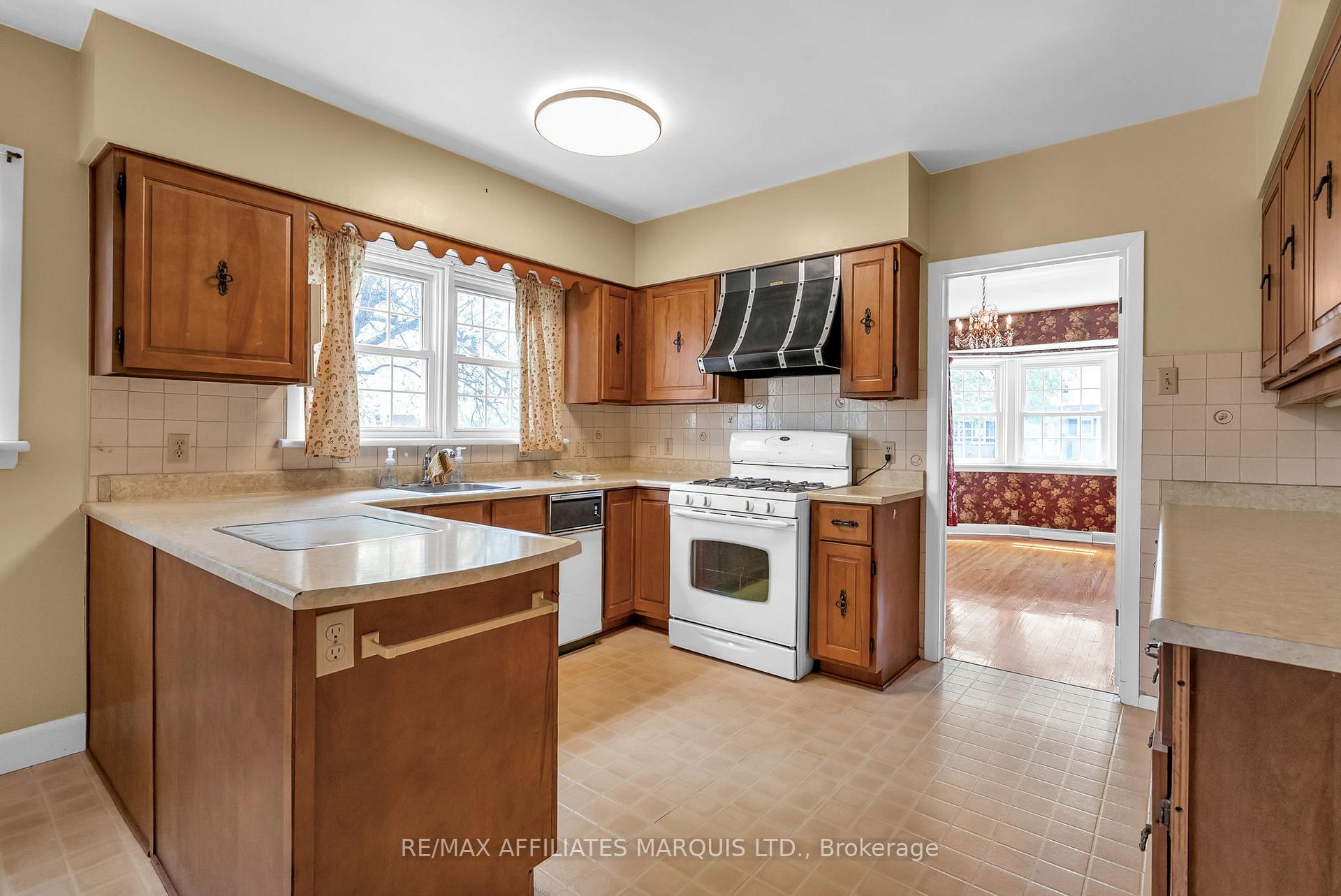Photo 11 of 1403 Jane Street, Cornwall — HOMEH