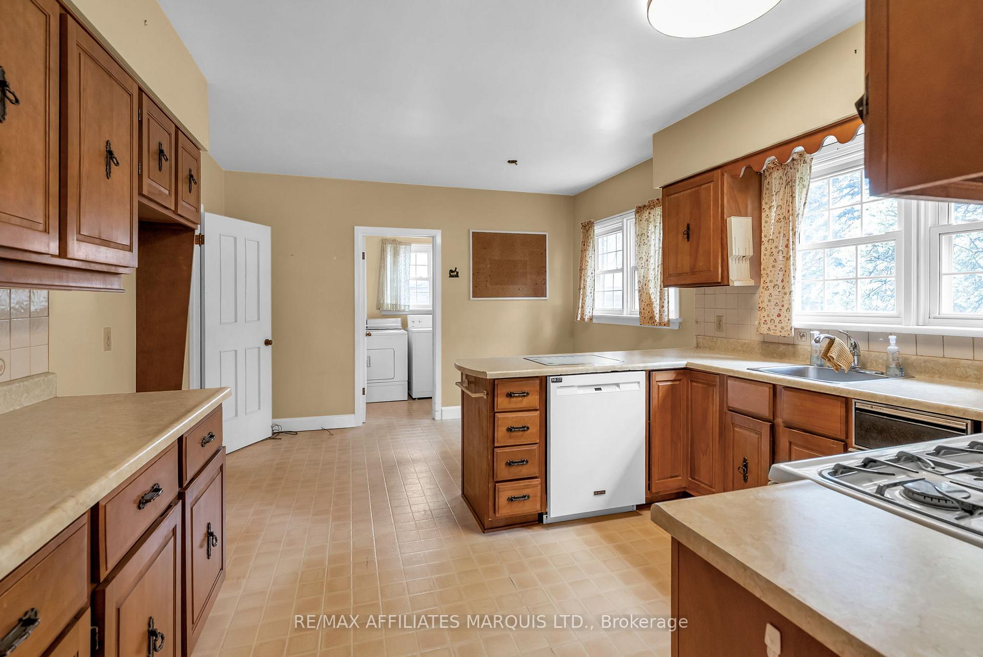 Photo 13 of 1403 Jane Street, Cornwall — HOMEH