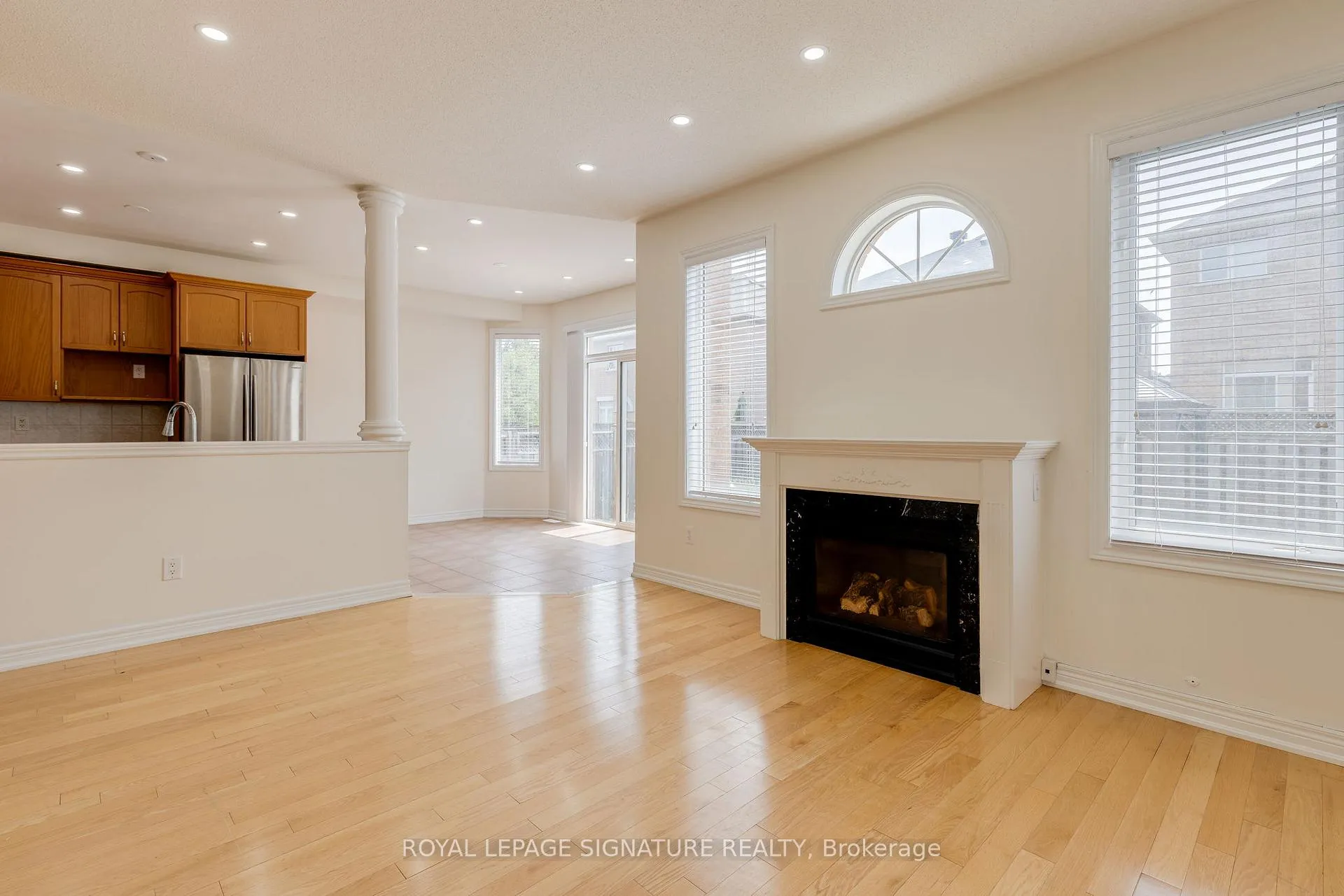 Photo 3 of 39 Hermitage Boulevard, Markham, Wismer — HOMEH