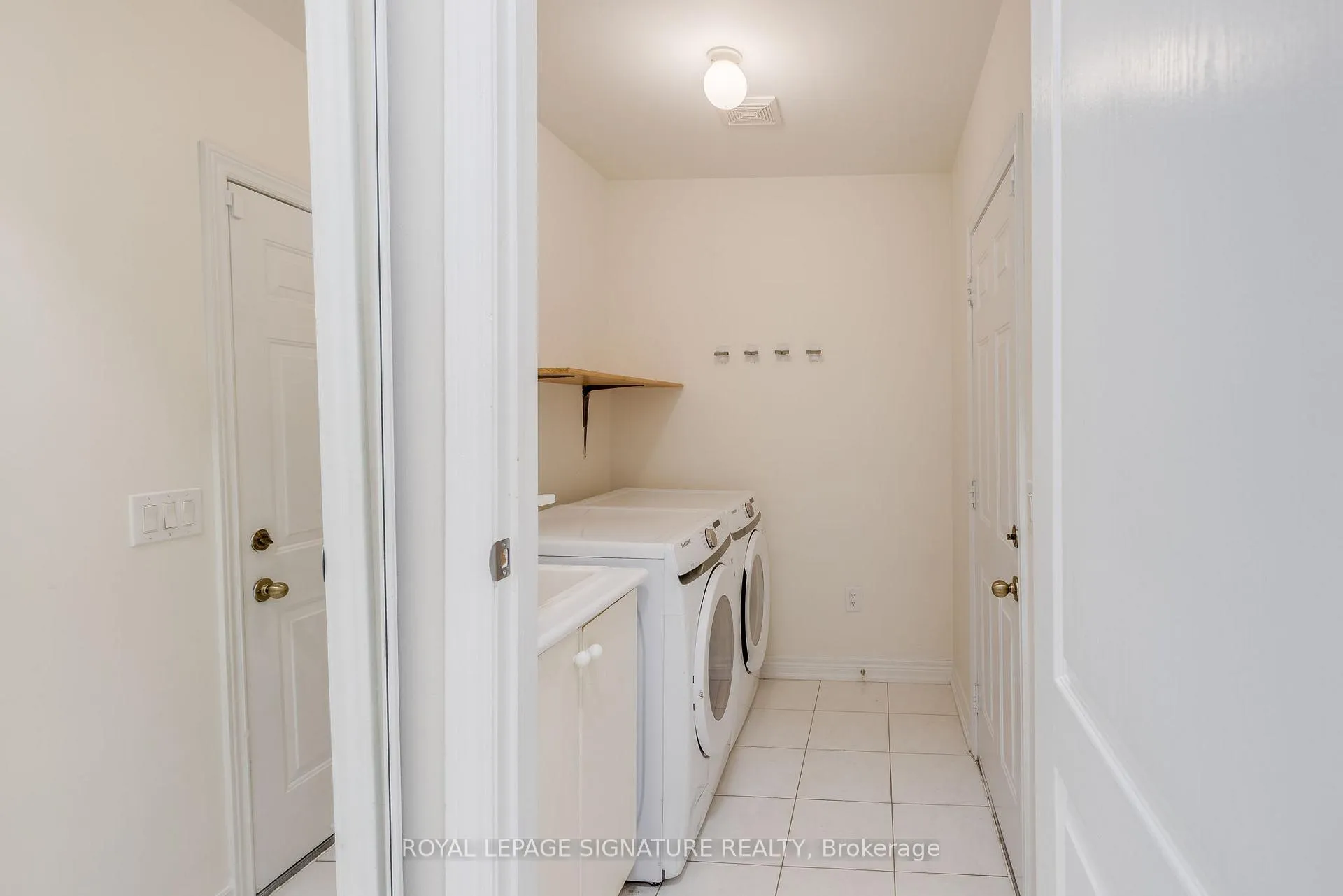 Photo 8 of 39 Hermitage Boulevard, Markham, Wismer — HOMEH