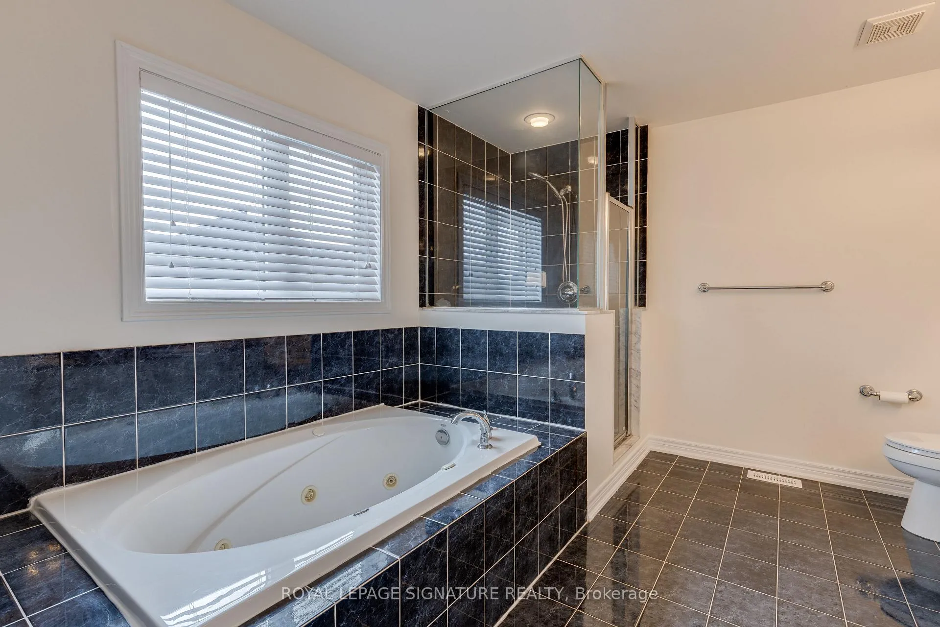 Photo 17 of 39 Hermitage Boulevard, Markham, Wismer — HOMEH