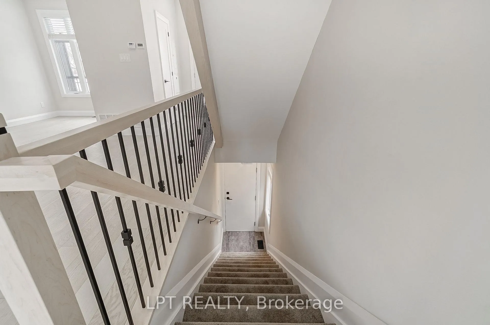 Photo 3 of Unit 1, 383 Brant Street, Ottawa, Vanier — HOMEH
