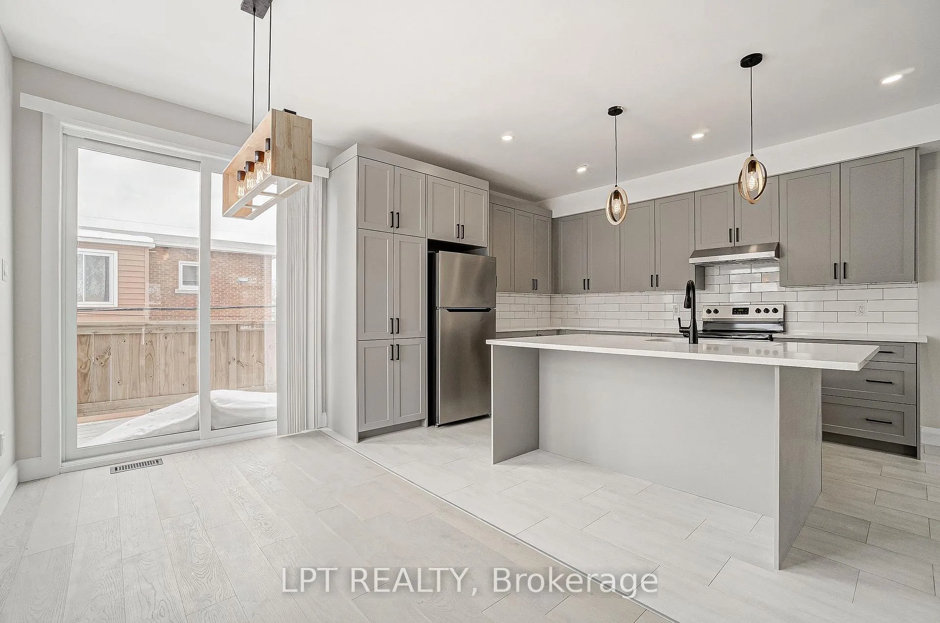 Photo 4 of Unit 1, 383 Brant Street, Ottawa, Vanier — HOMEH