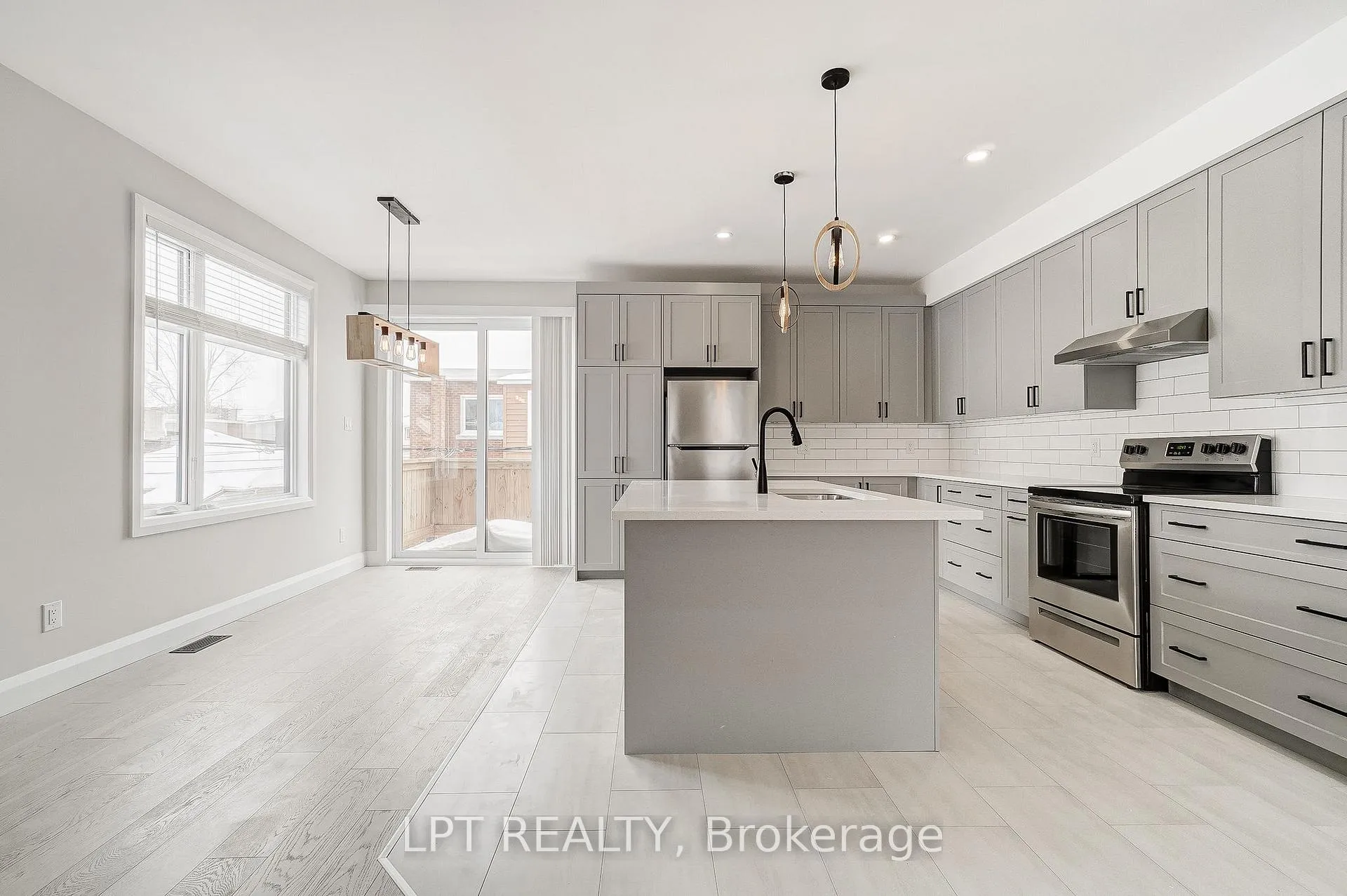 Photo 6 of Unit 1, 383 Brant Street, Ottawa, Vanier — HOMEH