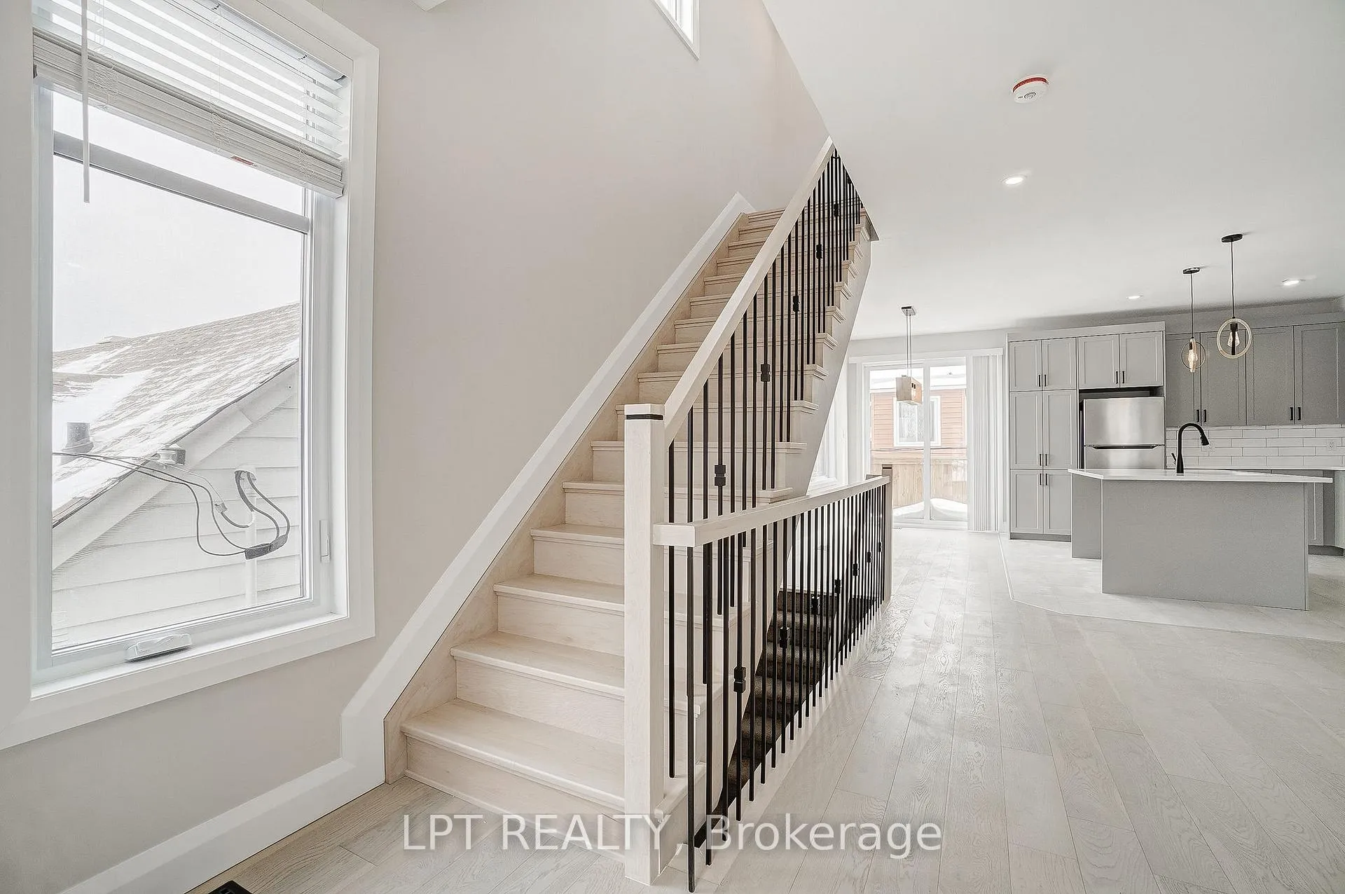 Photo 11 of Unit 1, 383 Brant Street, Ottawa, Vanier — HOMEH