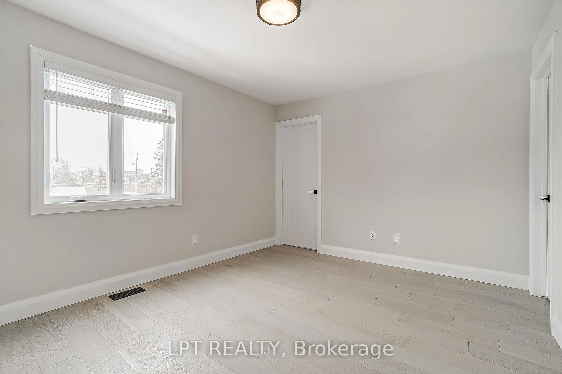 Photo 18 of Unit 1, 383 Brant Street, Ottawa, Vanier — HOMEH