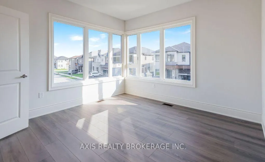 Photo 16 of 48 Gardenbrook Trail, Hamilton, Waterdown — HOMEH