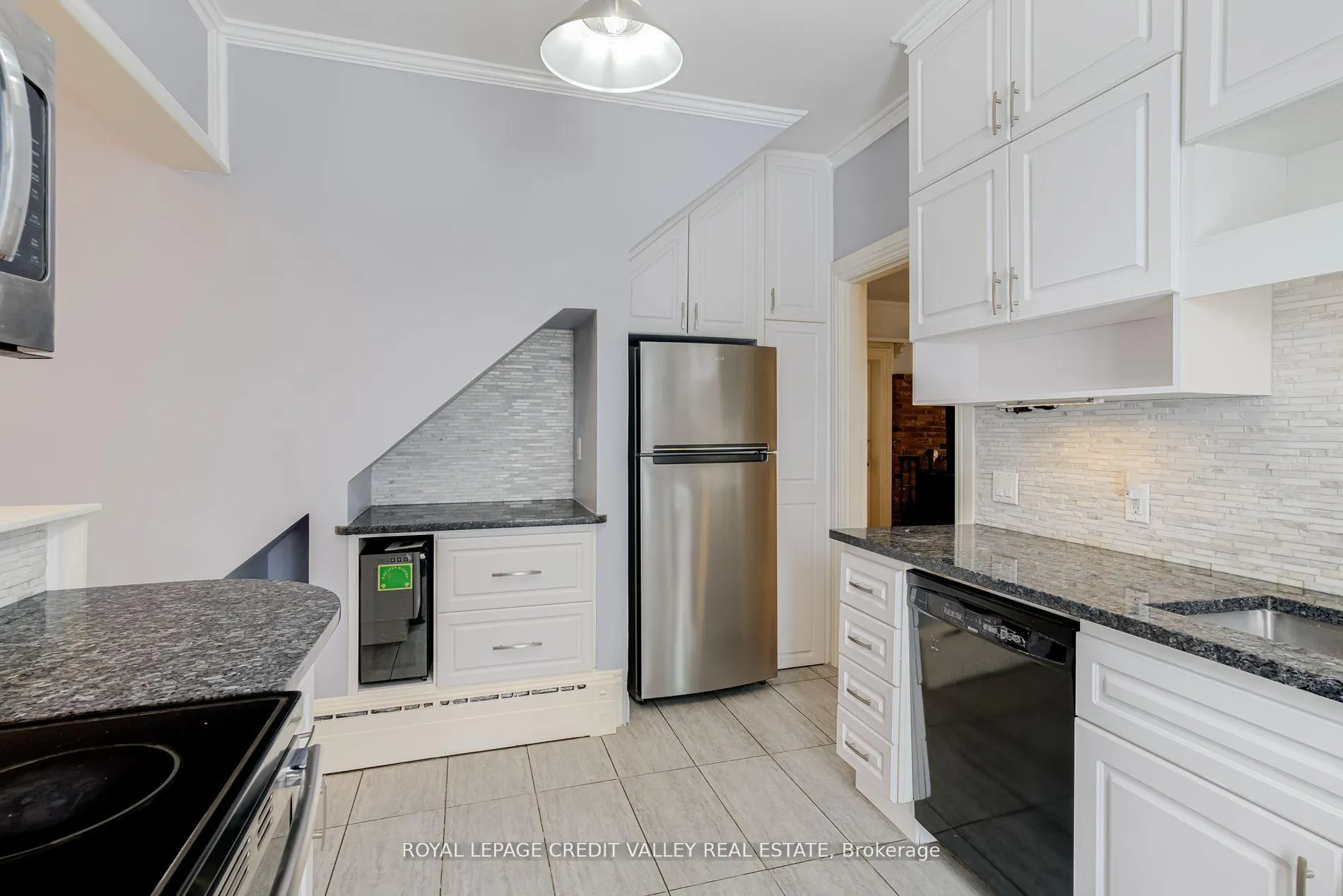 Photo 19 of 131 Ridge Road, Hamilton, Rural Stoney Creek — HOMEH