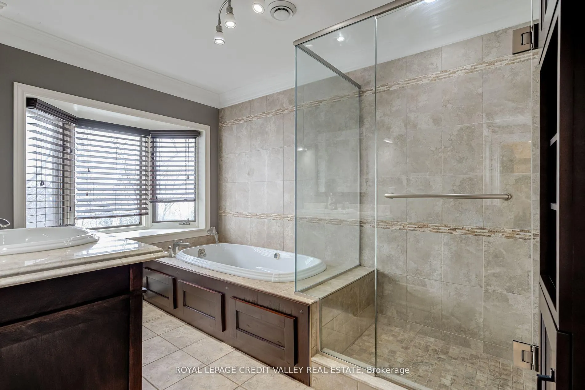 Photo 25 of 131 Ridge Road, Hamilton, Rural Stoney Creek — HOMEH