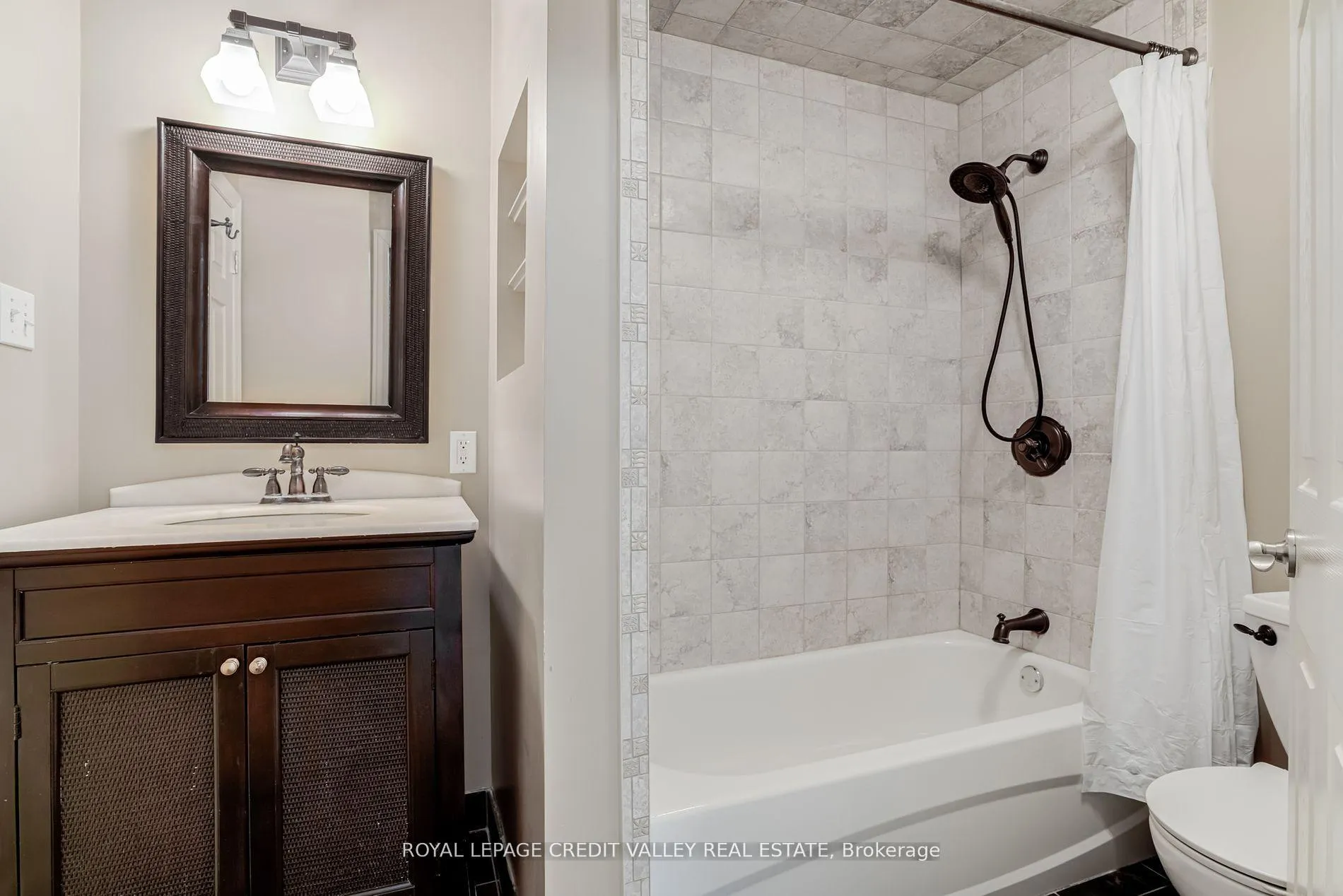 Photo 28 of 131 Ridge Road, Hamilton, Rural Stoney Creek — HOMEH