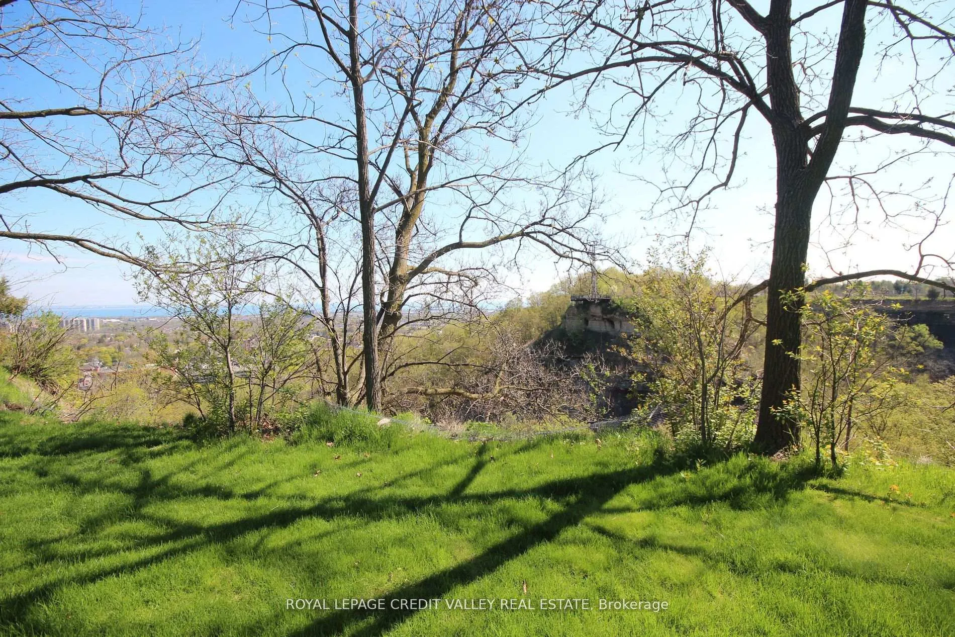 Photo 30 of 131 Ridge Road, Hamilton, Rural Stoney Creek — HOMEH
