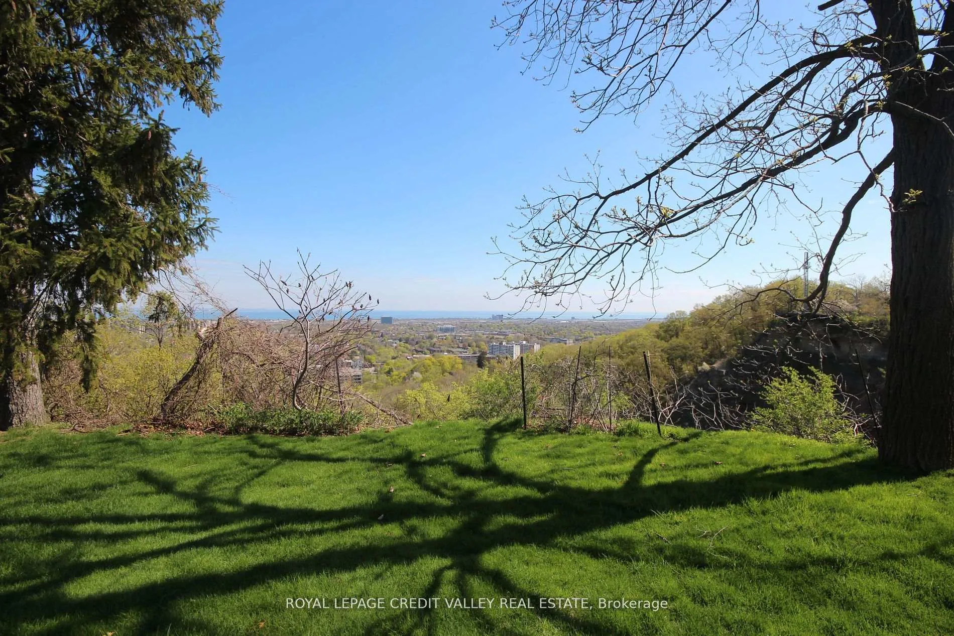 Photo 31 of 131 Ridge Road, Hamilton, Rural Stoney Creek — HOMEH