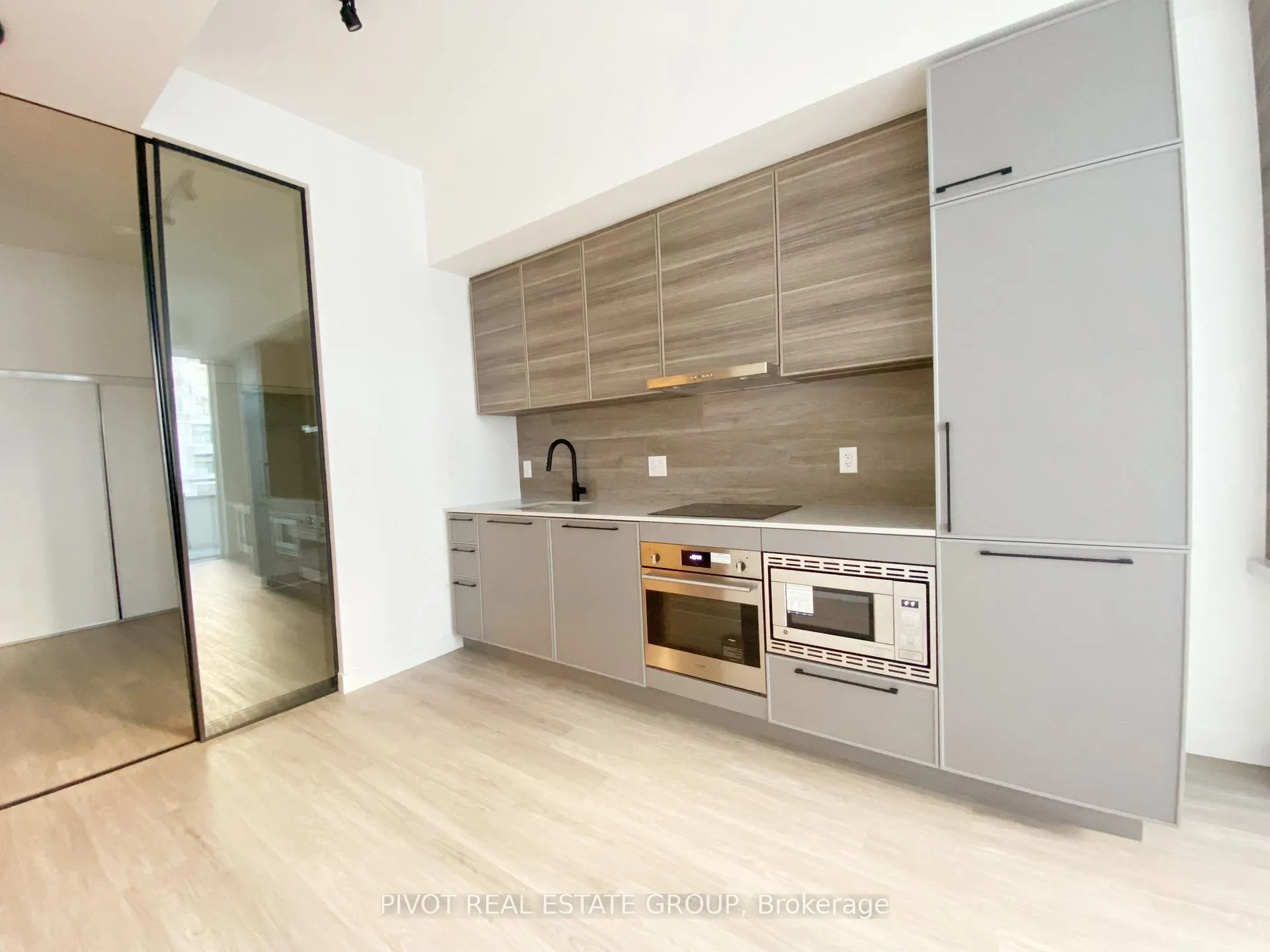 Photo 8 of Unit 731, 1050 Eastern Avenue, Toronto, The Beaches — HOMEH