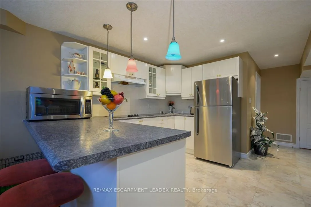 Photo 3 of Unit Lower, 264 Diiorio Circle, Hamilton, Ancaster — HOMEH