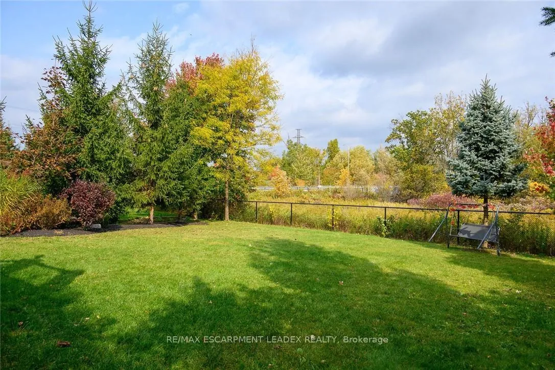Photo 13 of Unit Lower, 264 Diiorio Circle, Hamilton, Ancaster — HOMEH