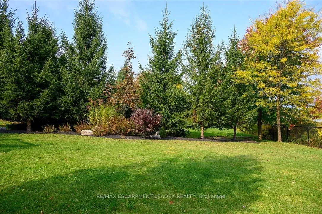 Photo 14 of Unit Lower, 264 Diiorio Circle, Hamilton, Ancaster — HOMEH