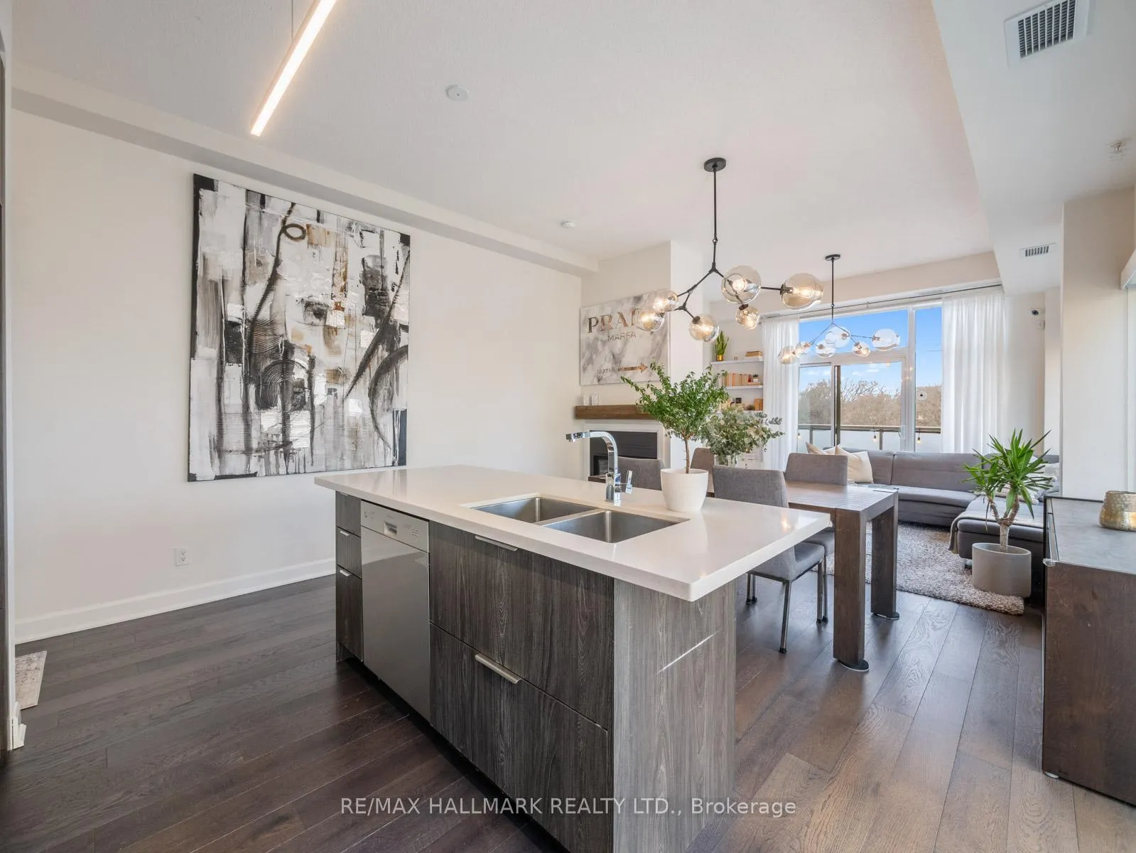 Photo 5 of Unit PH4, 580 Kingston Road, Toronto, The Beaches — HOMEH