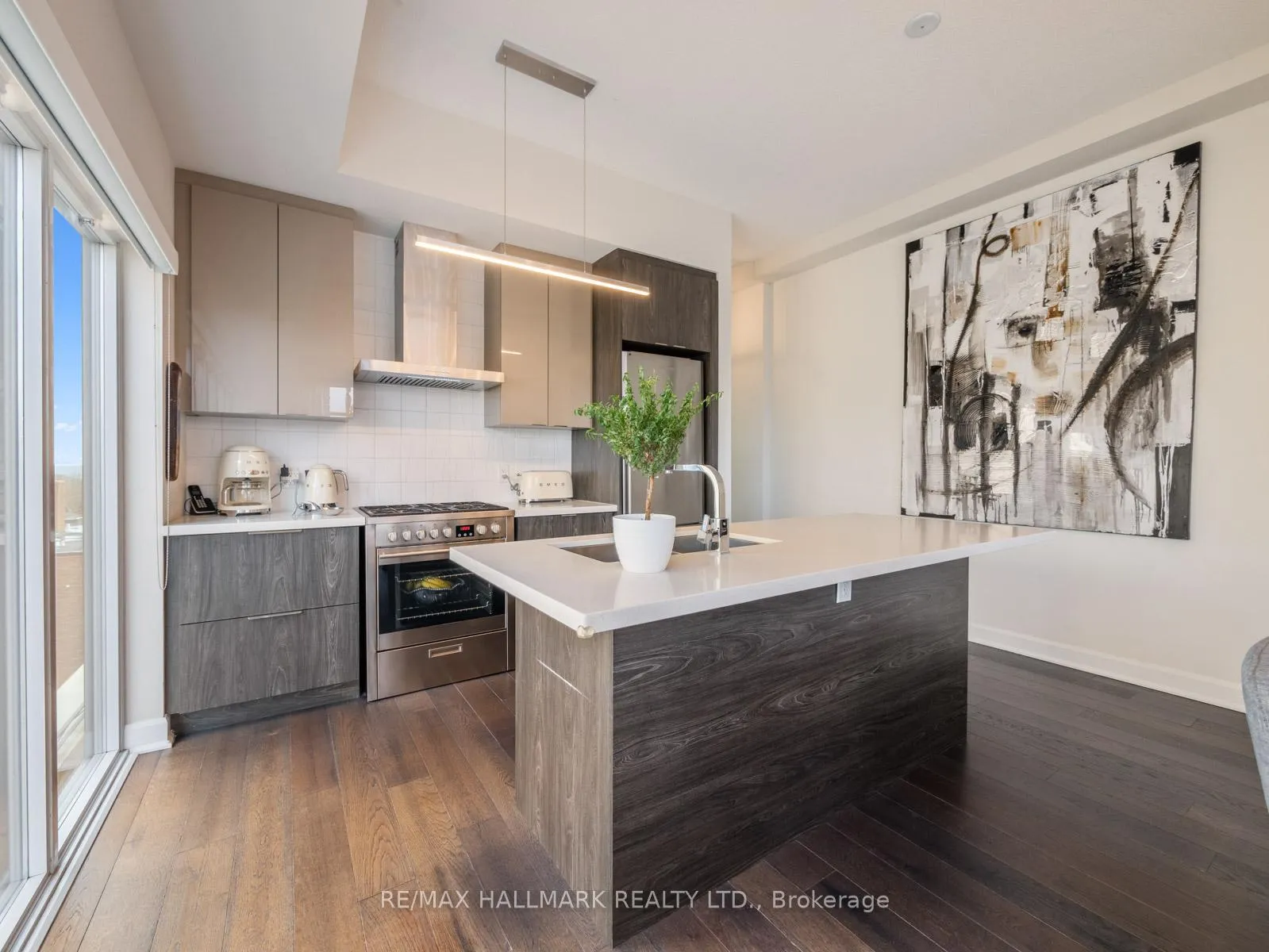 Photo 7 of Unit PH4, 580 Kingston Road, Toronto, The Beaches — HOMEH