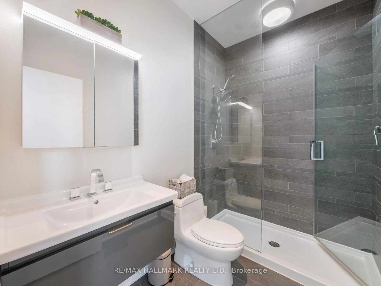 Photo 12 of Unit PH4, 580 Kingston Road, Toronto, The Beaches — HOMEH