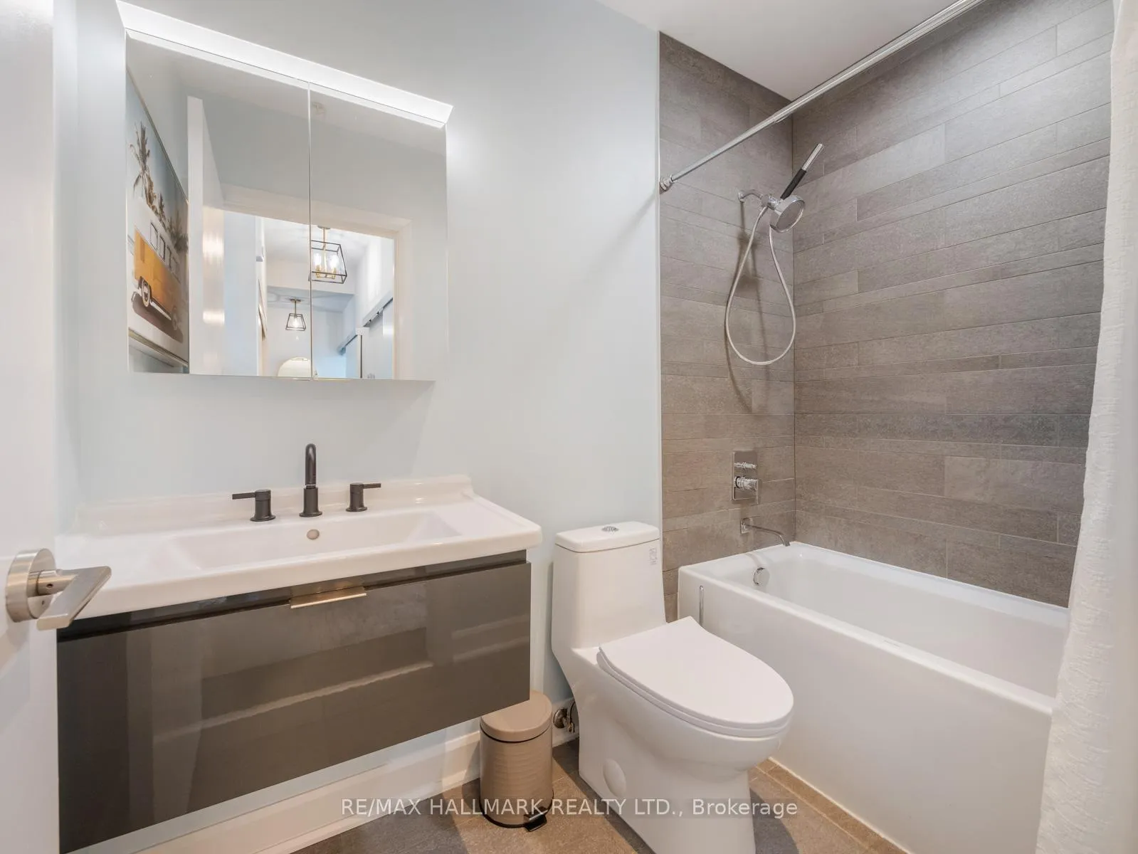 Photo 15 of Unit PH4, 580 Kingston Road, Toronto, The Beaches — HOMEH