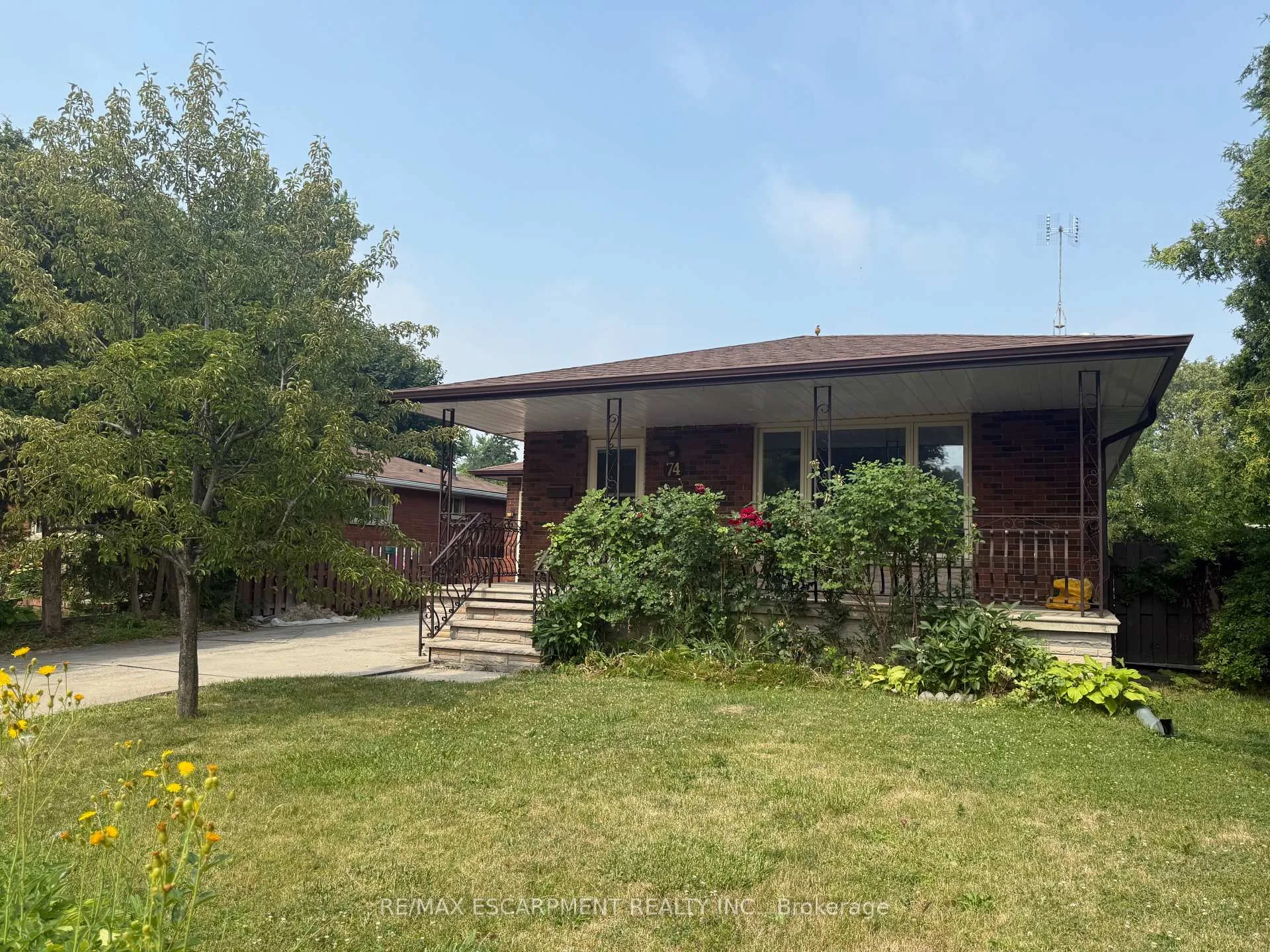 Photo 1 of 74 Bellingham Drive, Hamilton, Lawfield — HOMEH