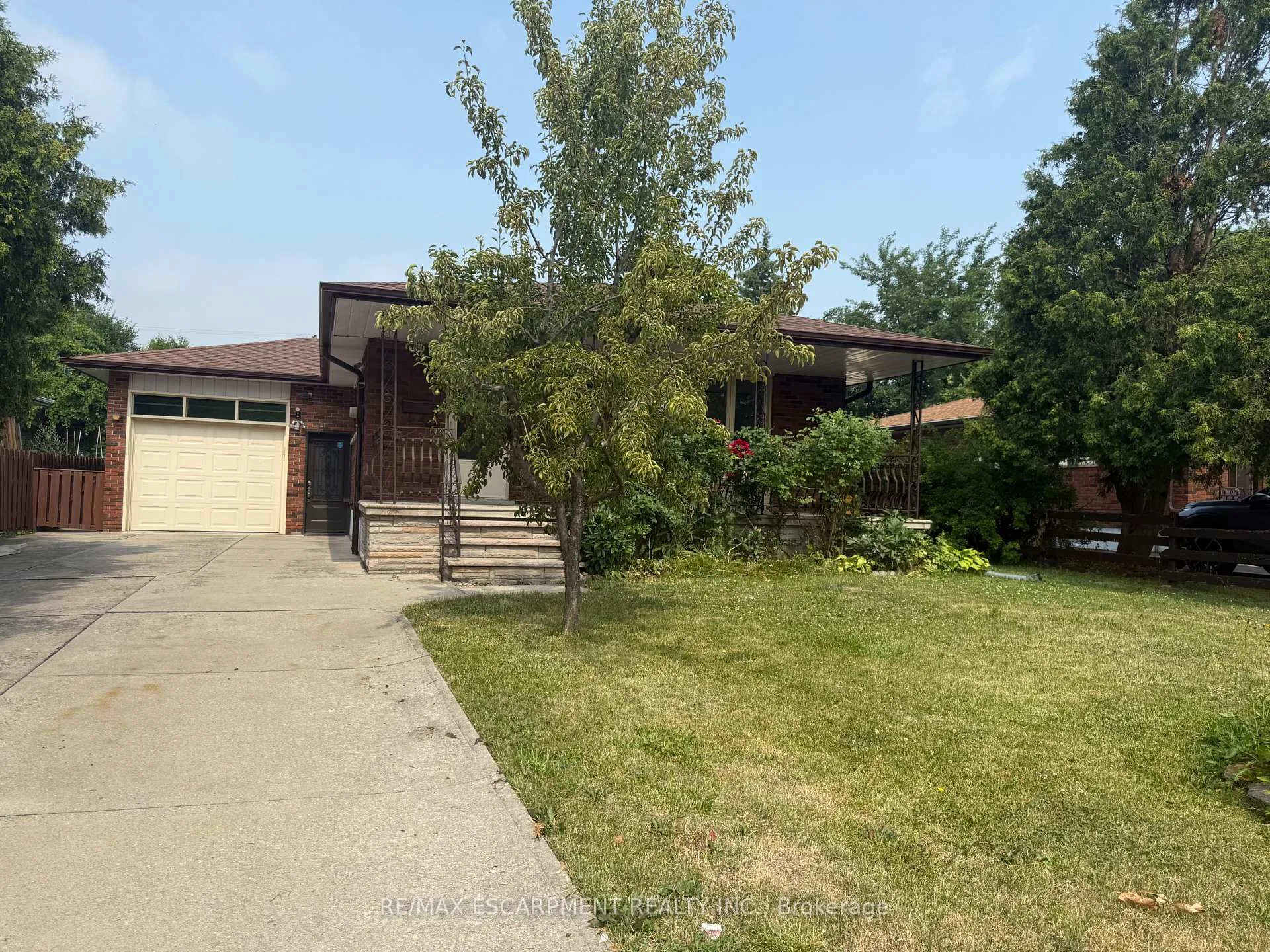 Photo 2 of 74 Bellingham Drive, Hamilton, Lawfield — HOMEH