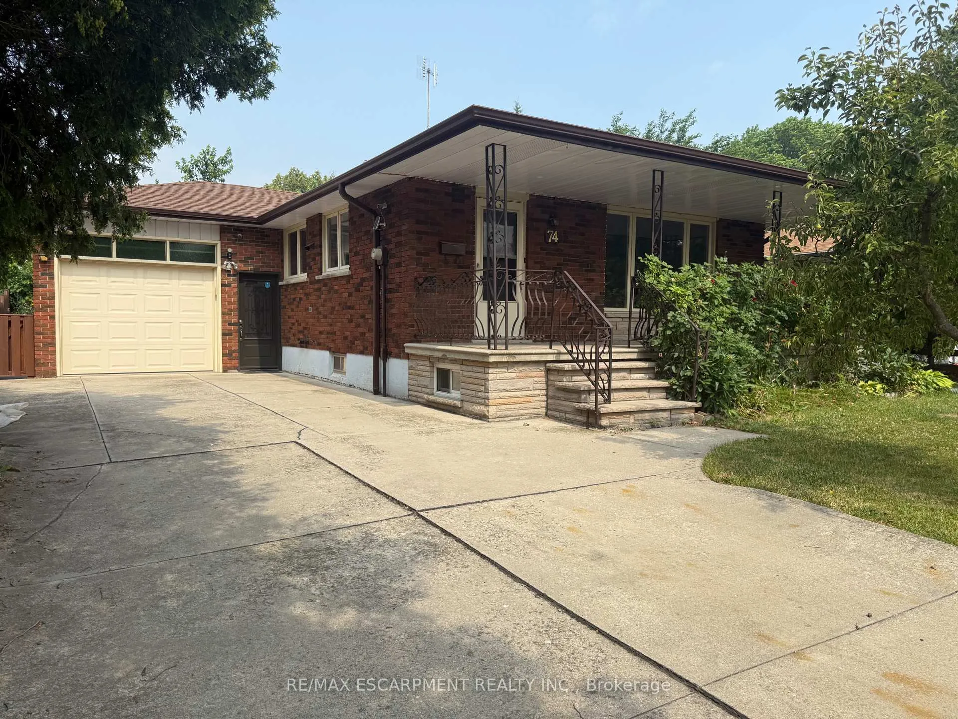 Photo 3 of 74 Bellingham Drive, Hamilton, Lawfield — HOMEH