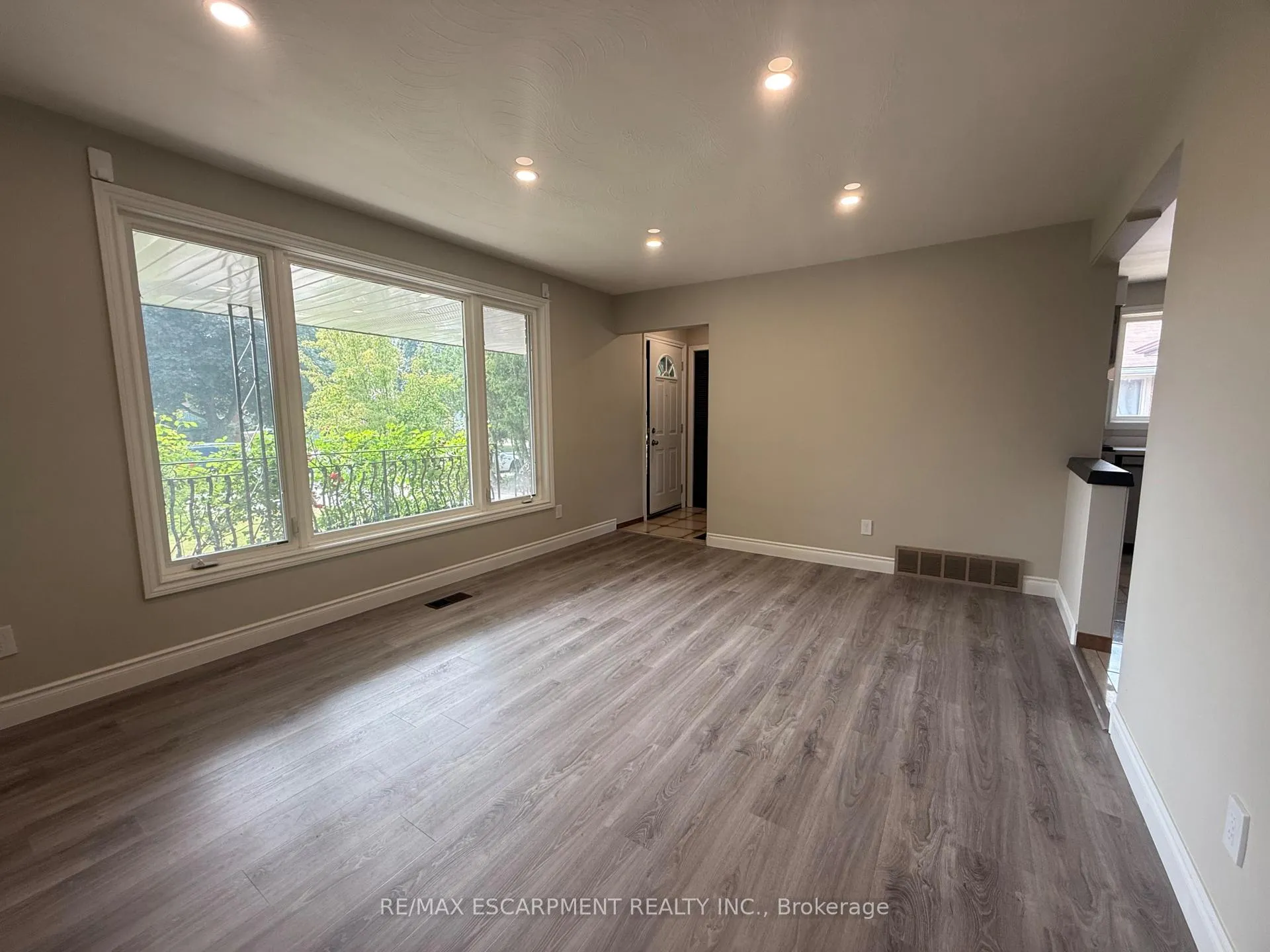 Photo 6 of 74 Bellingham Drive, Hamilton, Lawfield — HOMEH