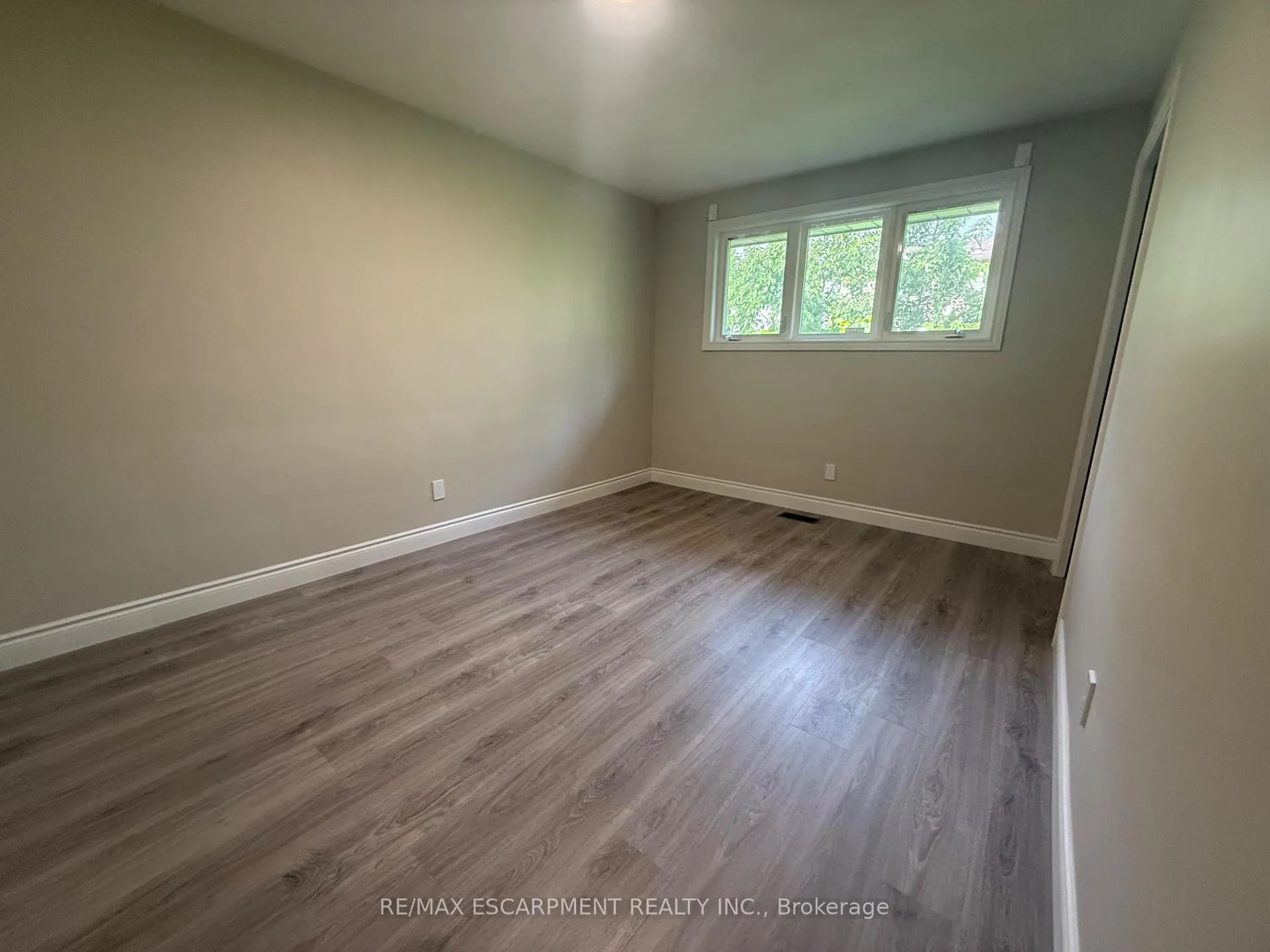 Photo 13 of 74 Bellingham Drive, Hamilton, Lawfield — HOMEH