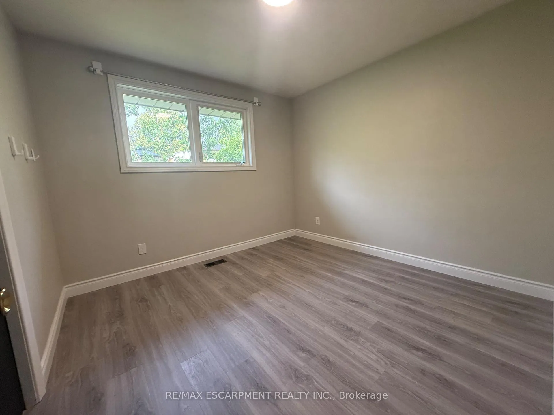 Photo 15 of 74 Bellingham Drive, Hamilton, Lawfield — HOMEH