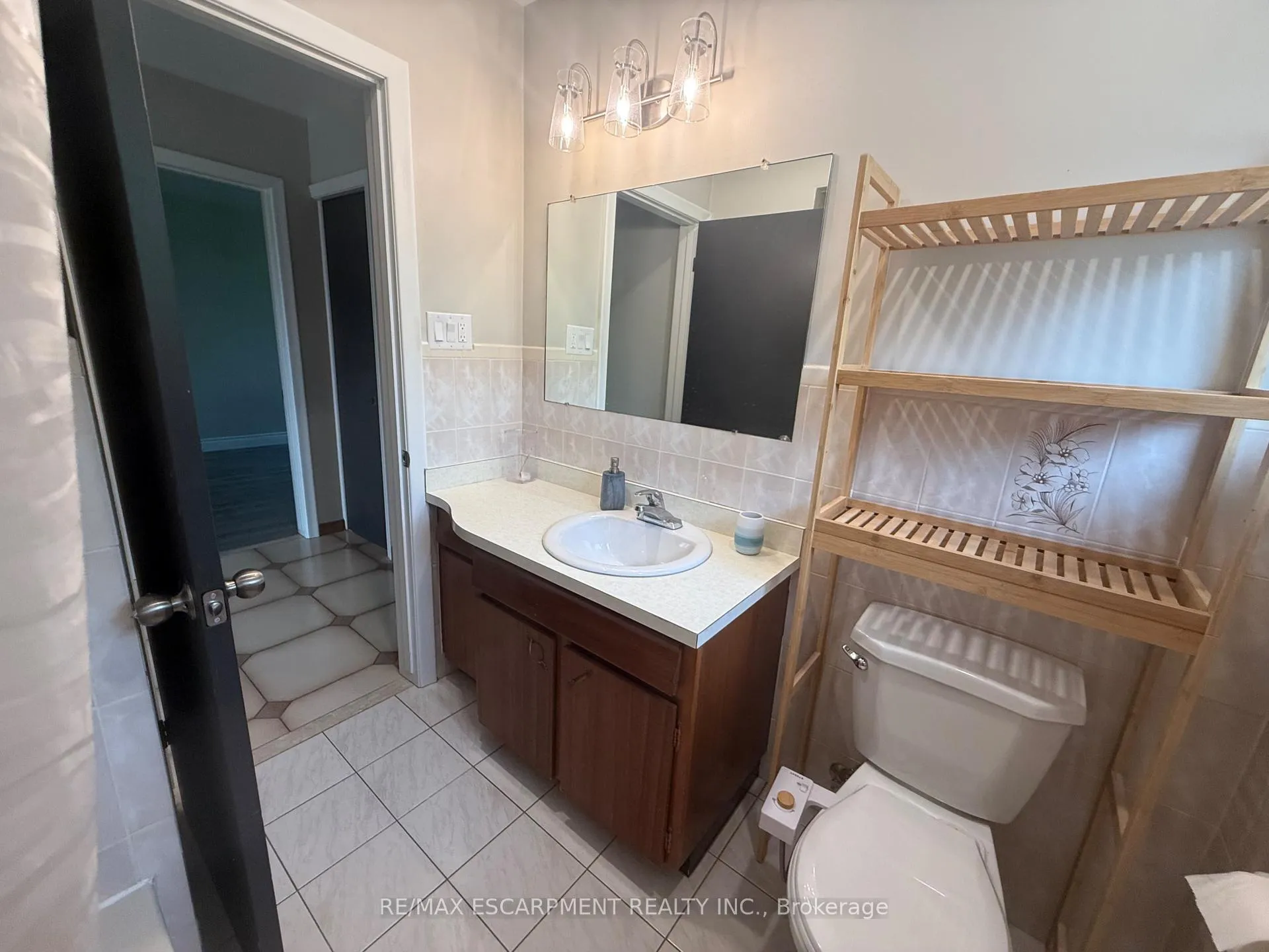 Photo 18 of 74 Bellingham Drive, Hamilton, Lawfield — HOMEH