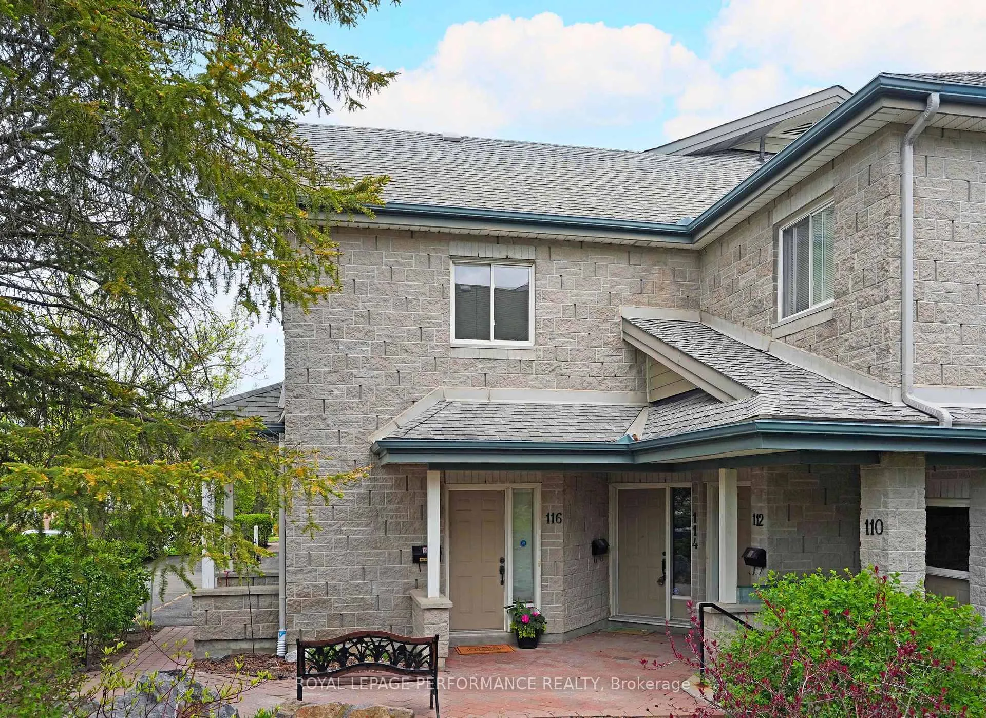 Front of 116 Robson Court