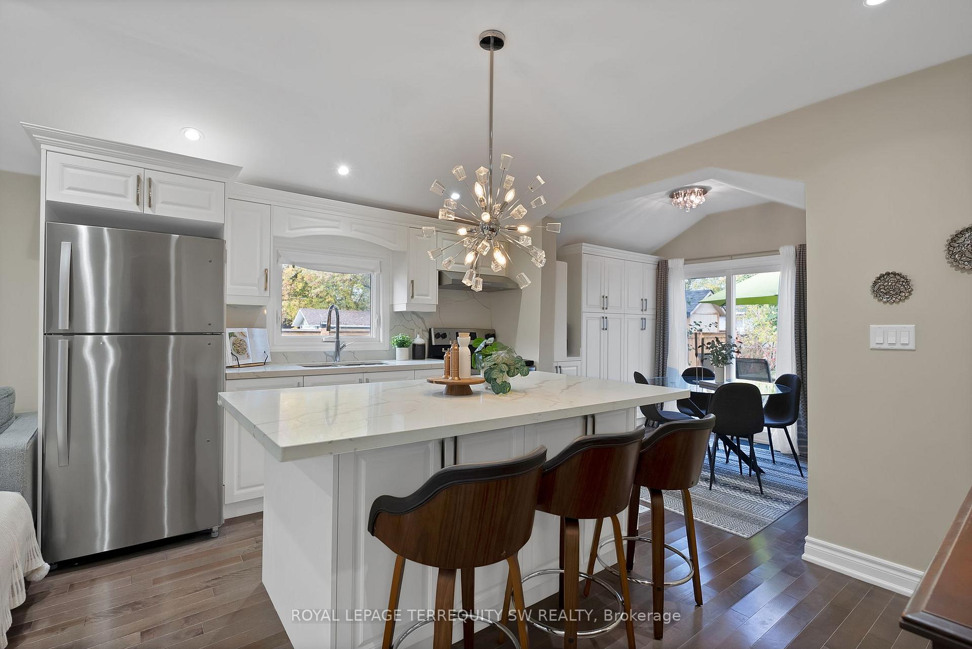 Photo 15 of 172 Spring Road, Georgina, Keswick North — HOMEH