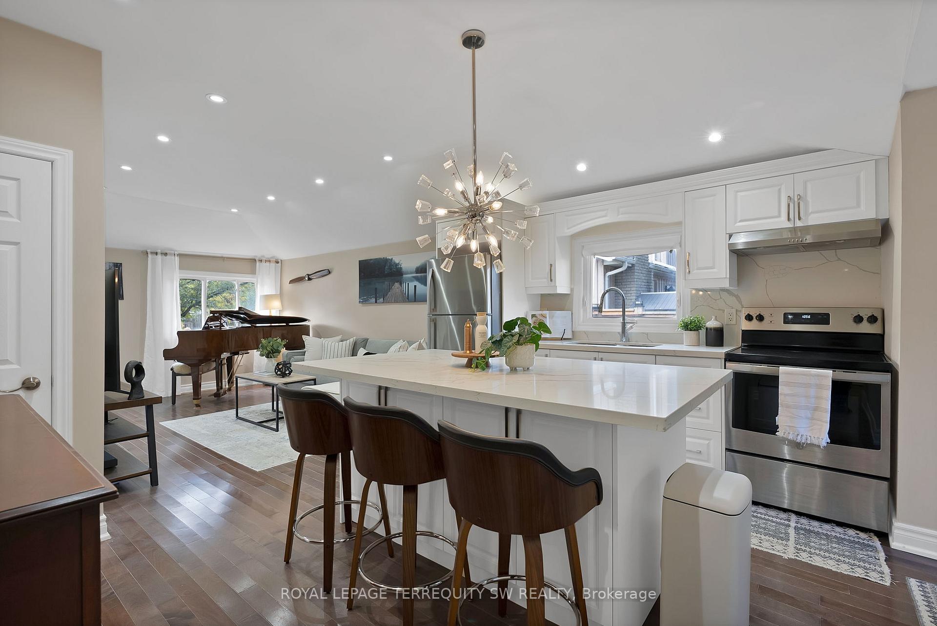 Photo 16 of 172 Spring Road, Georgina, Keswick North — HOMEH