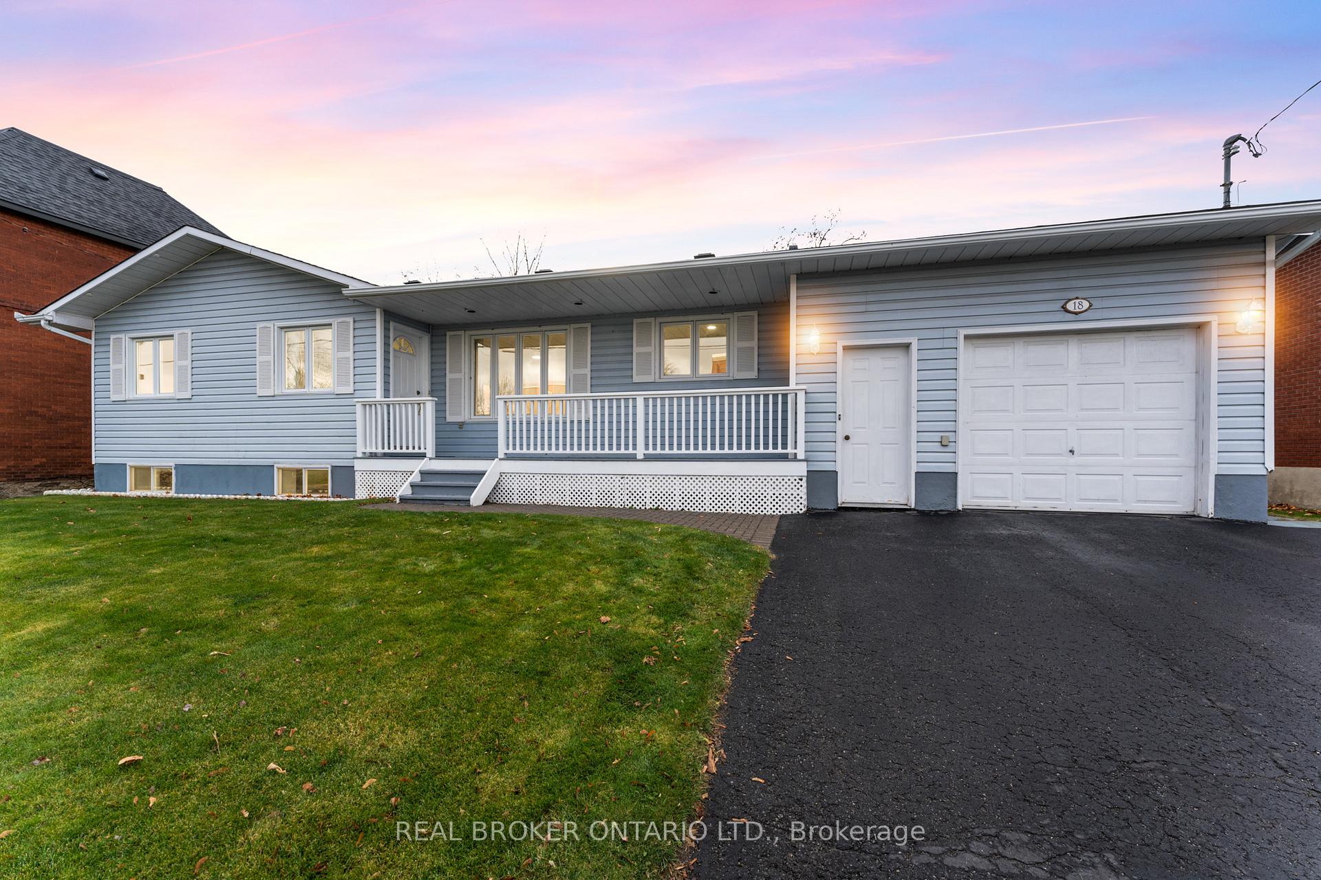 Photo 2 of 18 Neelin Street E, Carleton Place — HOMEH