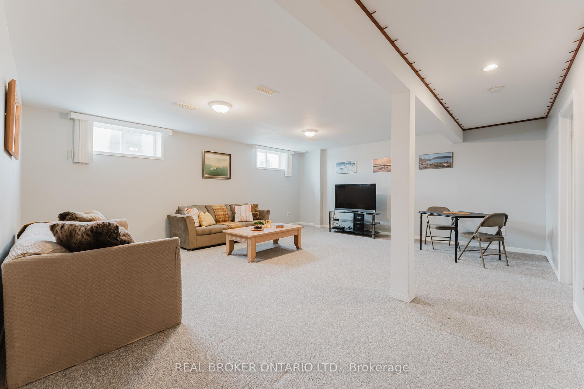 Photo 20 of 18 Neelin Street E, Carleton Place — HOMEH