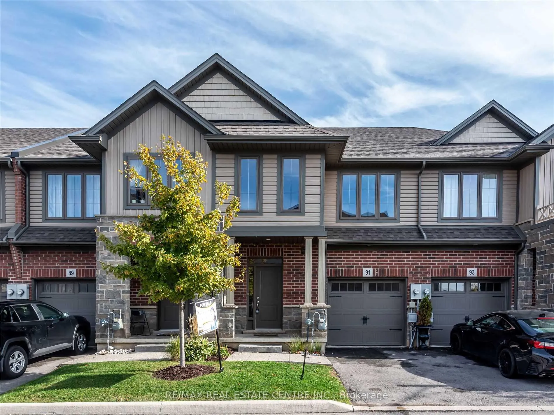 Photo 2 of 91 Southshore Crescent, Hamilton, Stoney Creek — HOMEH