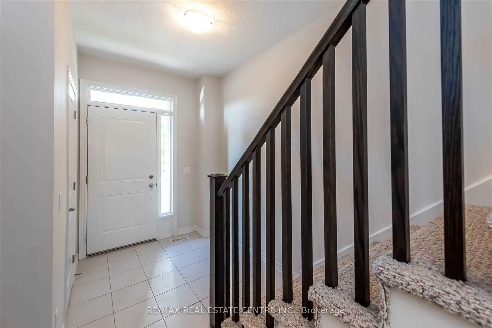 Photo 12 of 91 Southshore Crescent, Hamilton, Stoney Creek — HOMEH