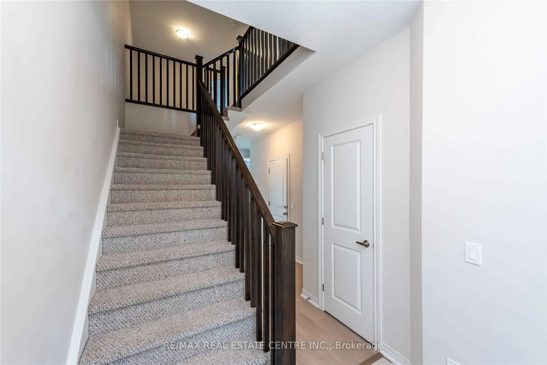 Photo 15 of 91 Southshore Crescent, Hamilton, Stoney Creek — HOMEH