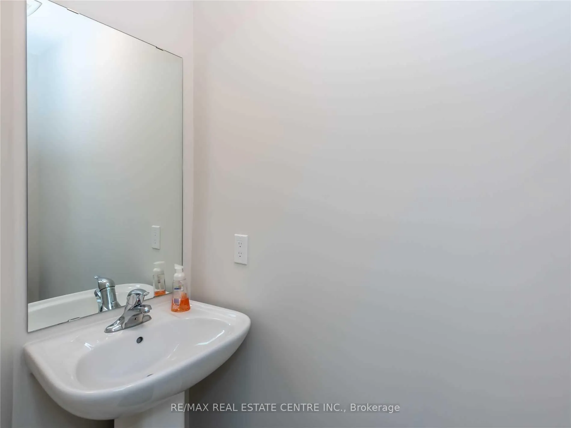 Photo 16 of 91 Southshore Crescent, Hamilton, Stoney Creek — HOMEH