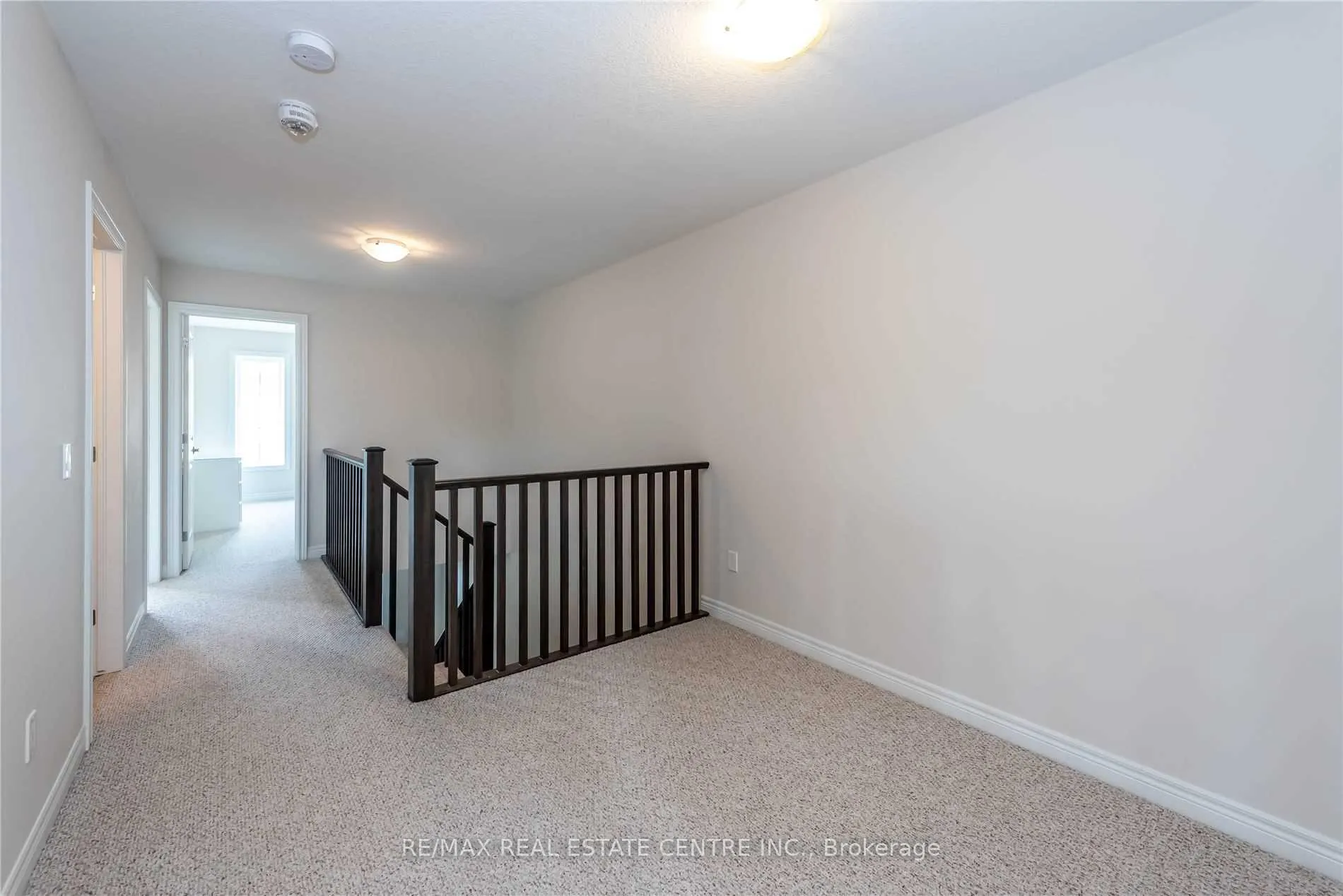 Photo 17 of 91 Southshore Crescent, Hamilton, Stoney Creek — HOMEH